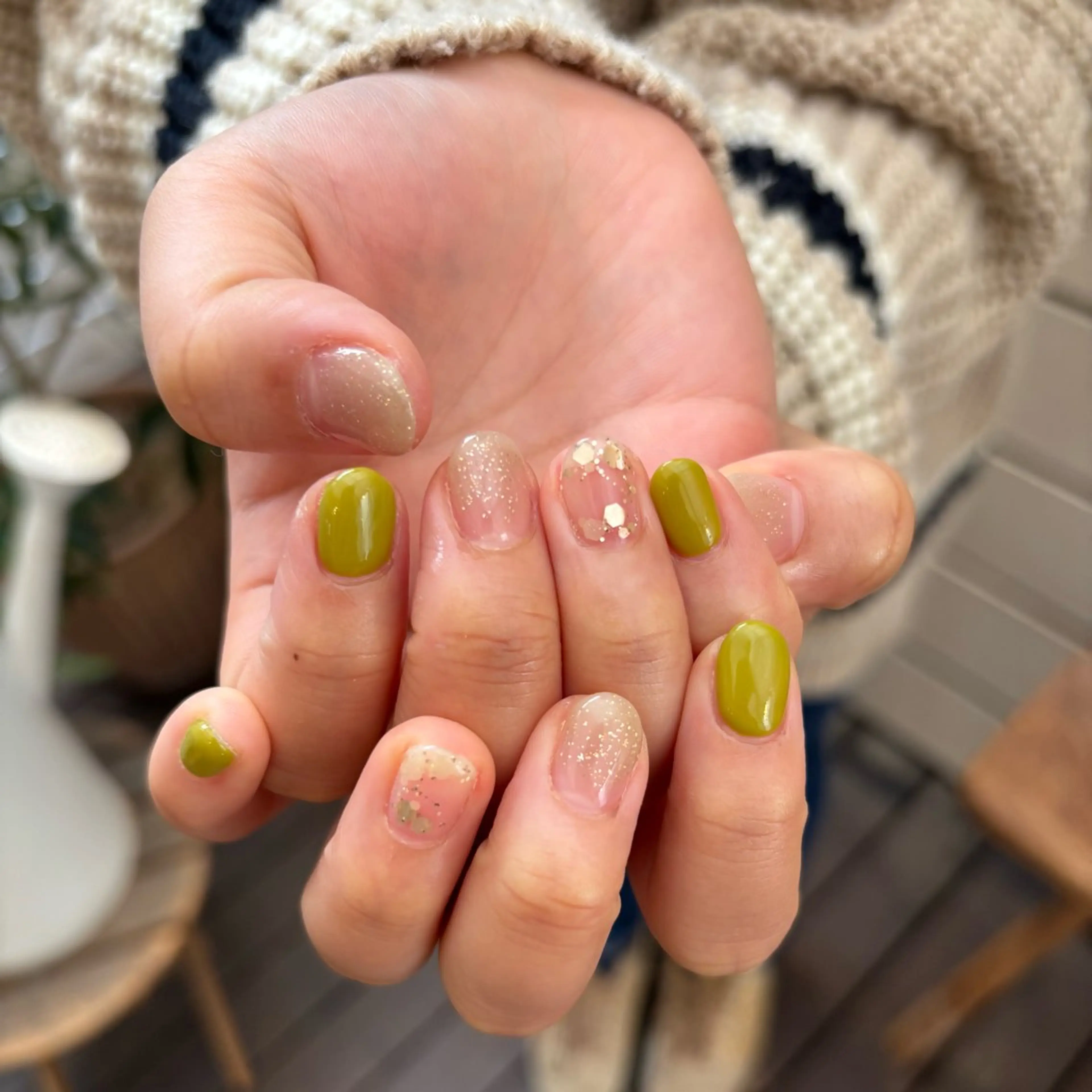 ネイル グリーン シンプルネイル 2byMAXBEAUTY所属・渡辺 つぐみのネイルデザイン