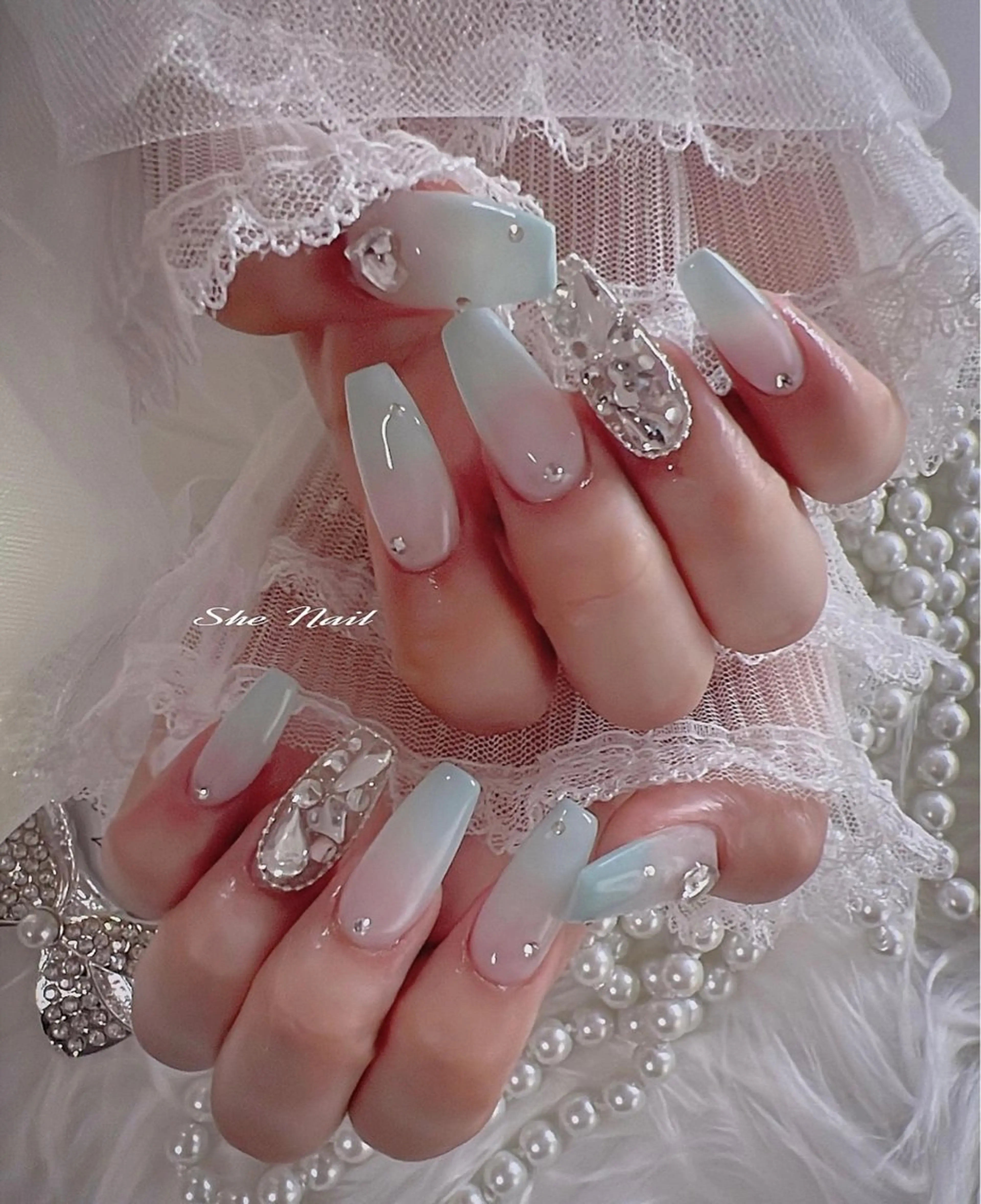 ネイル チークネイル 長さ出し フレンチネイル ガラスフレンチ グラデーション She   Nail所属・ISA_ BELLAのネイルデザイン