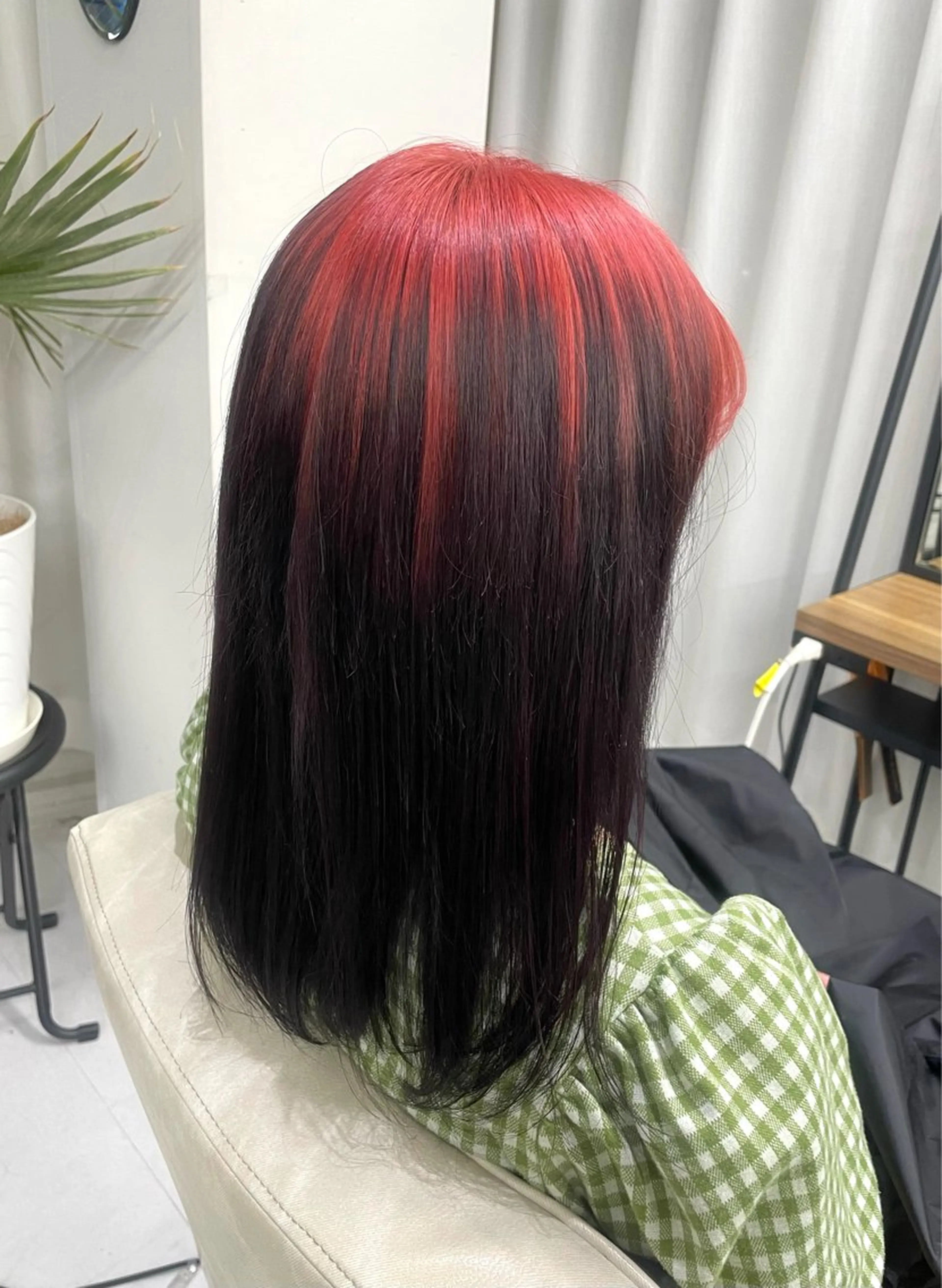 セミロング ヘアカラー よしかど こーしのヘアスタイル