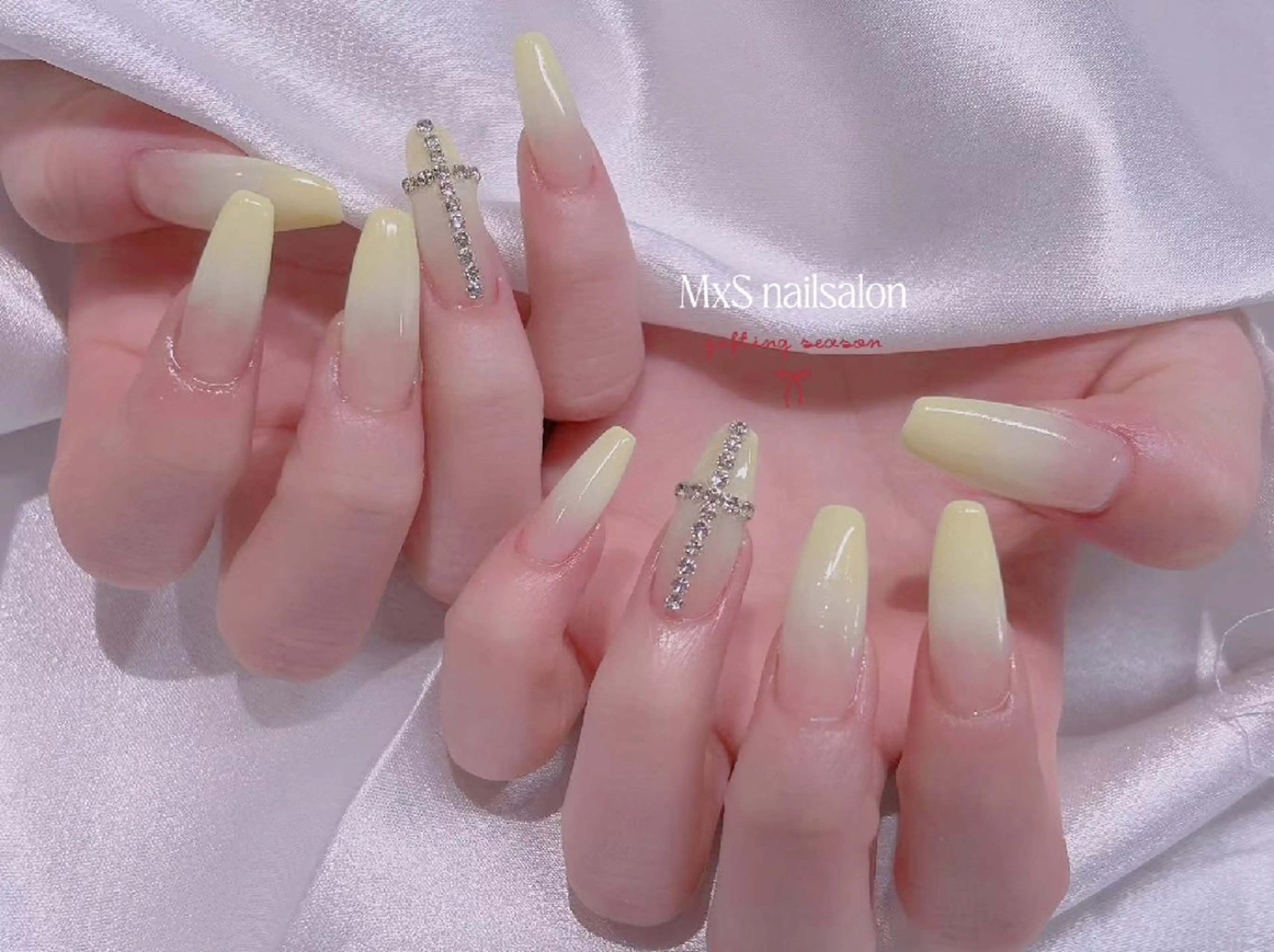 ネイル ジェルネイル 韓国ネイル マグネットネイル パラジェル ワンホンネイル ハンドネイル ハンドケア MxS Nail(長さだし/フィルイン/マグネット/韓国ネイル/ワンホンネイル/ワンカラー)所属・MxS リィリィのネイルデザイン