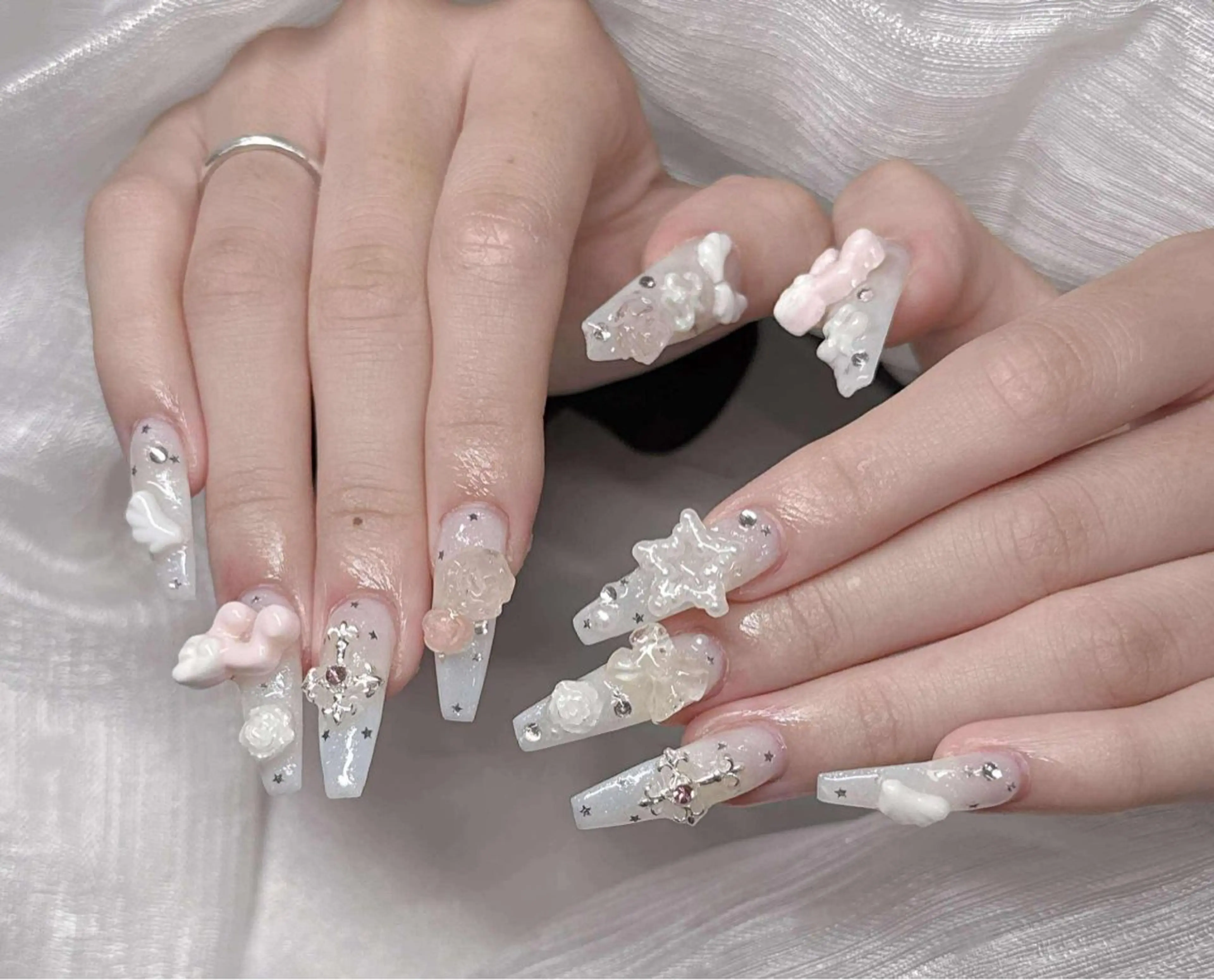 ネイル 長さ出し グラデーション 卒業式 キラキラネイル マグネットネイル ハンドネイル Lee Nailsのネイルデザイン