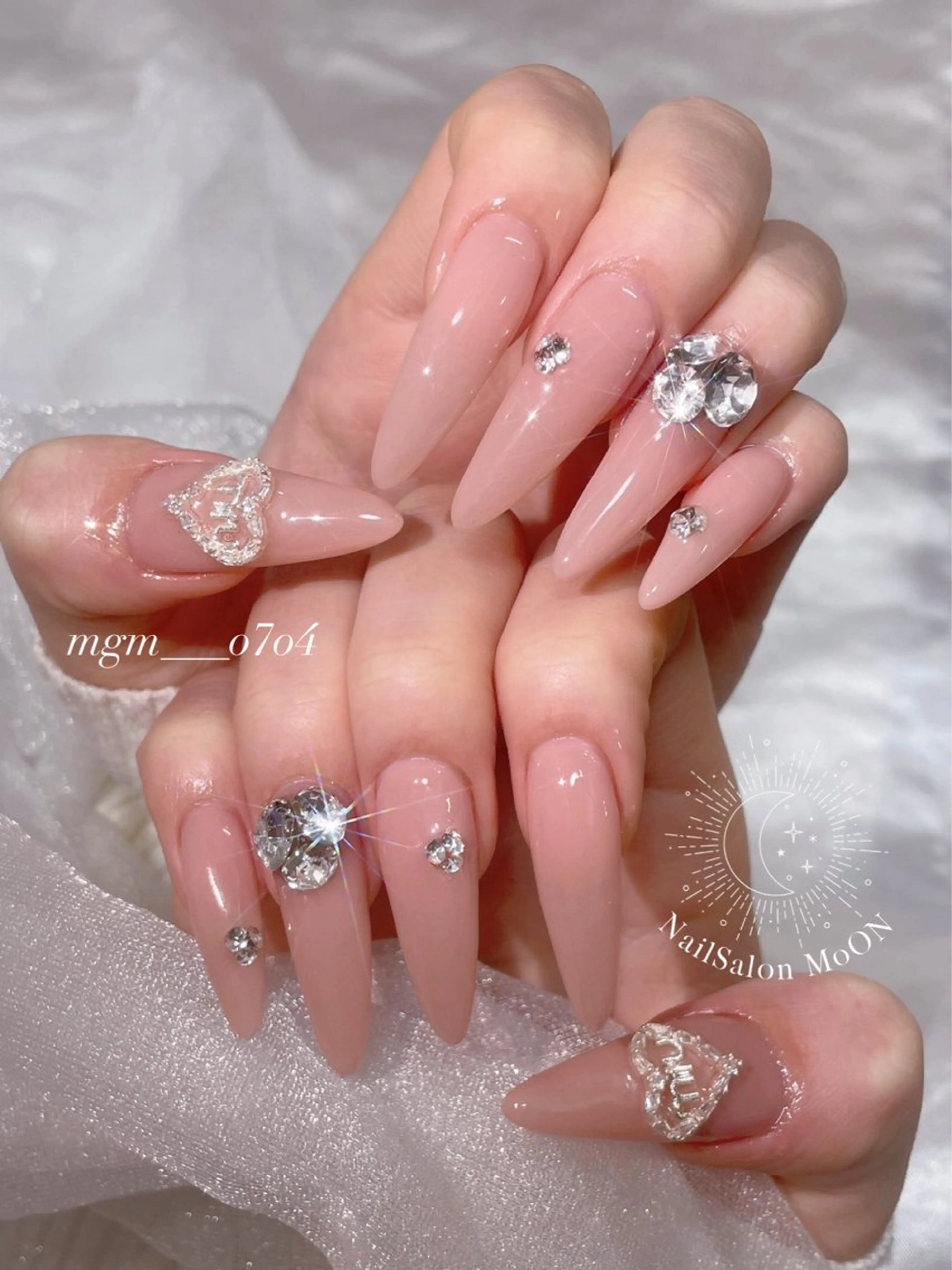 ハンドネイル ハンドケア MoON...❤︎ MeGuのネイルデザイン