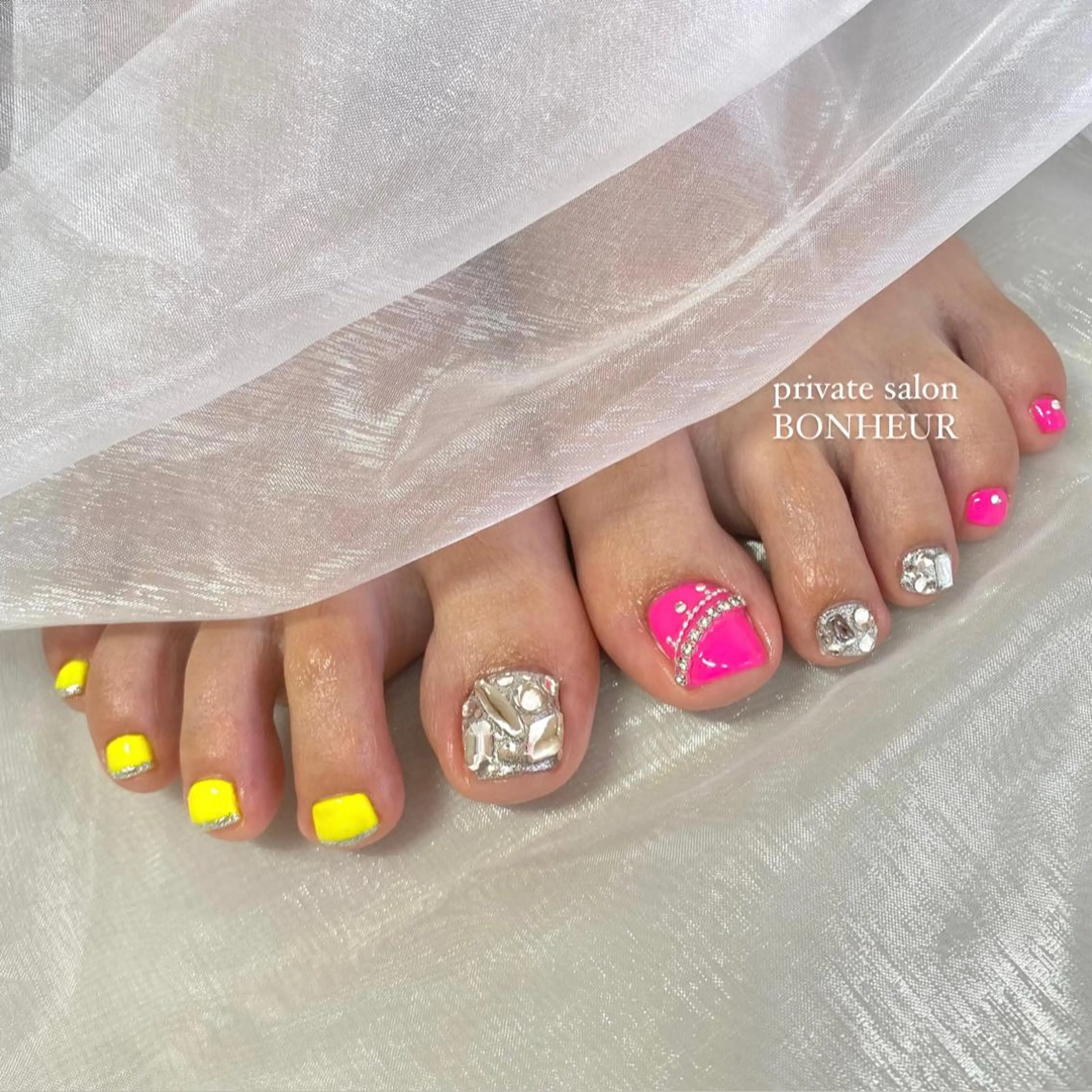 ネイル フットネイル BONHEUR Annaのネイルデザイン