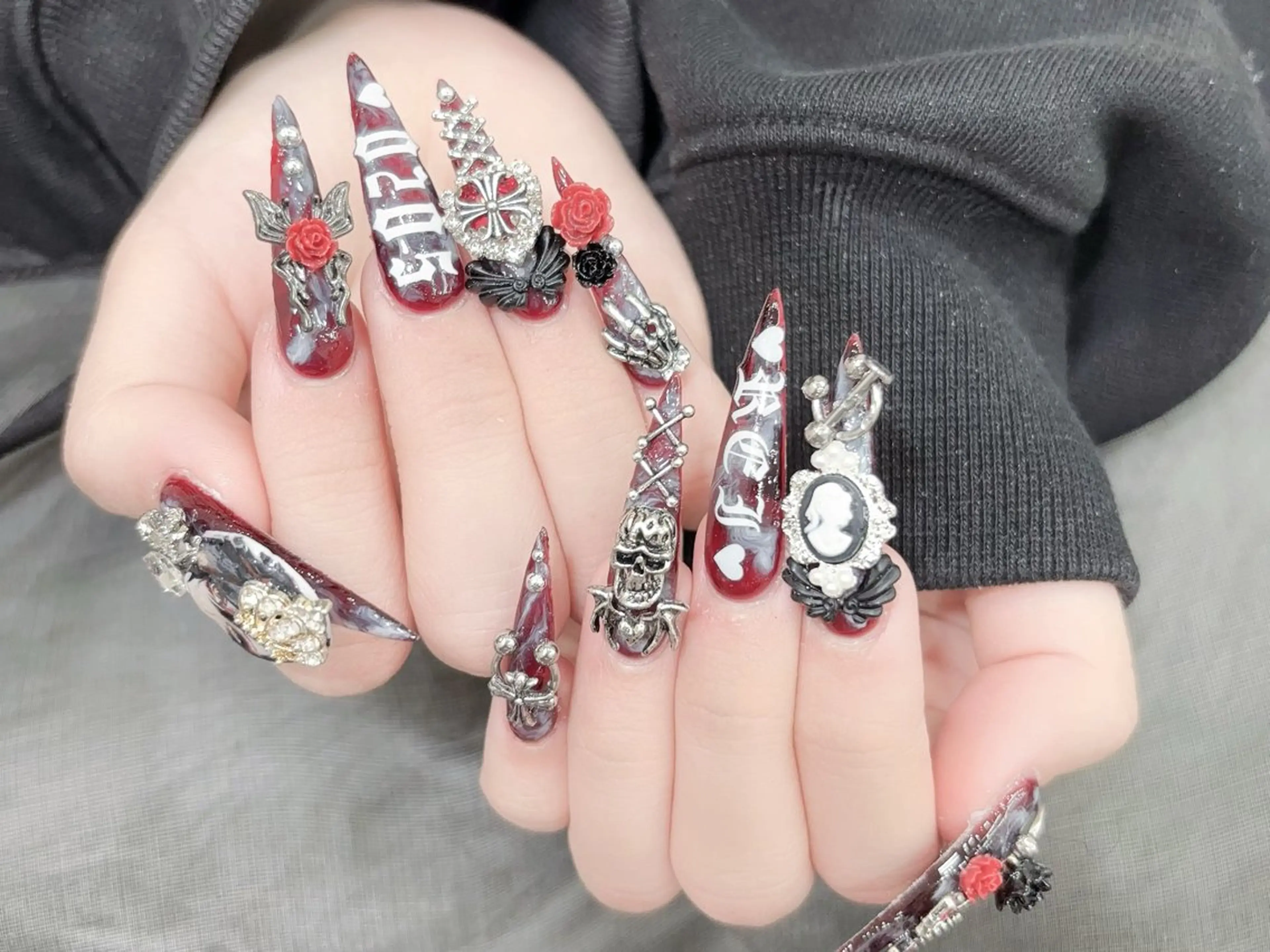 ネイル 成人式 マグネットネイル 大理石ネイル(マーブル) リボン 夏ネイル ハンドネイル MoMoA Nail ネイル長さ出し専門店のネイルデザイン