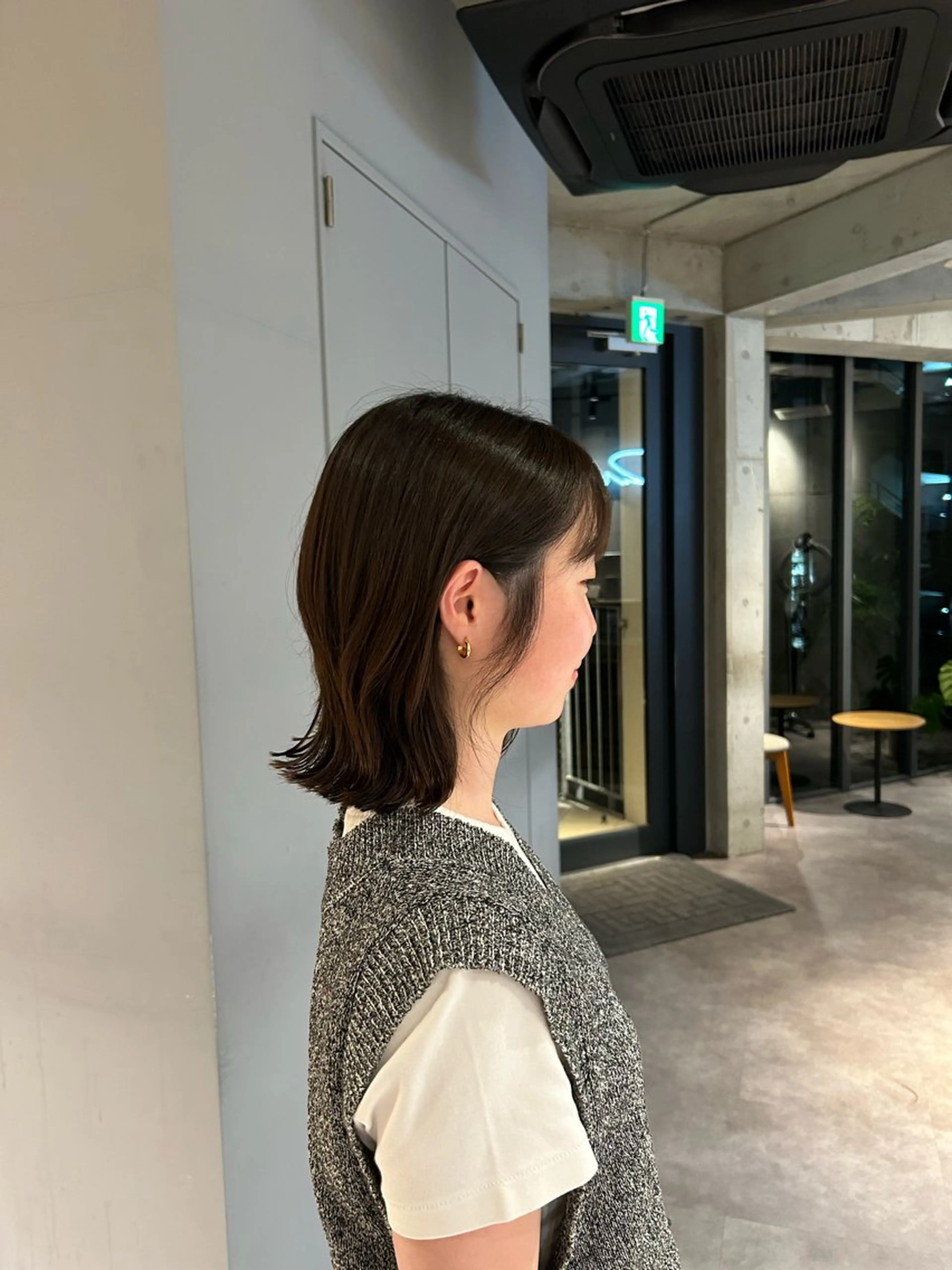 ショート カラー アッシュ オリーブアッシュ ボブ くびれヘア 葉月/ボブ/ 透明感カラー／中目黒のヘアスタイル