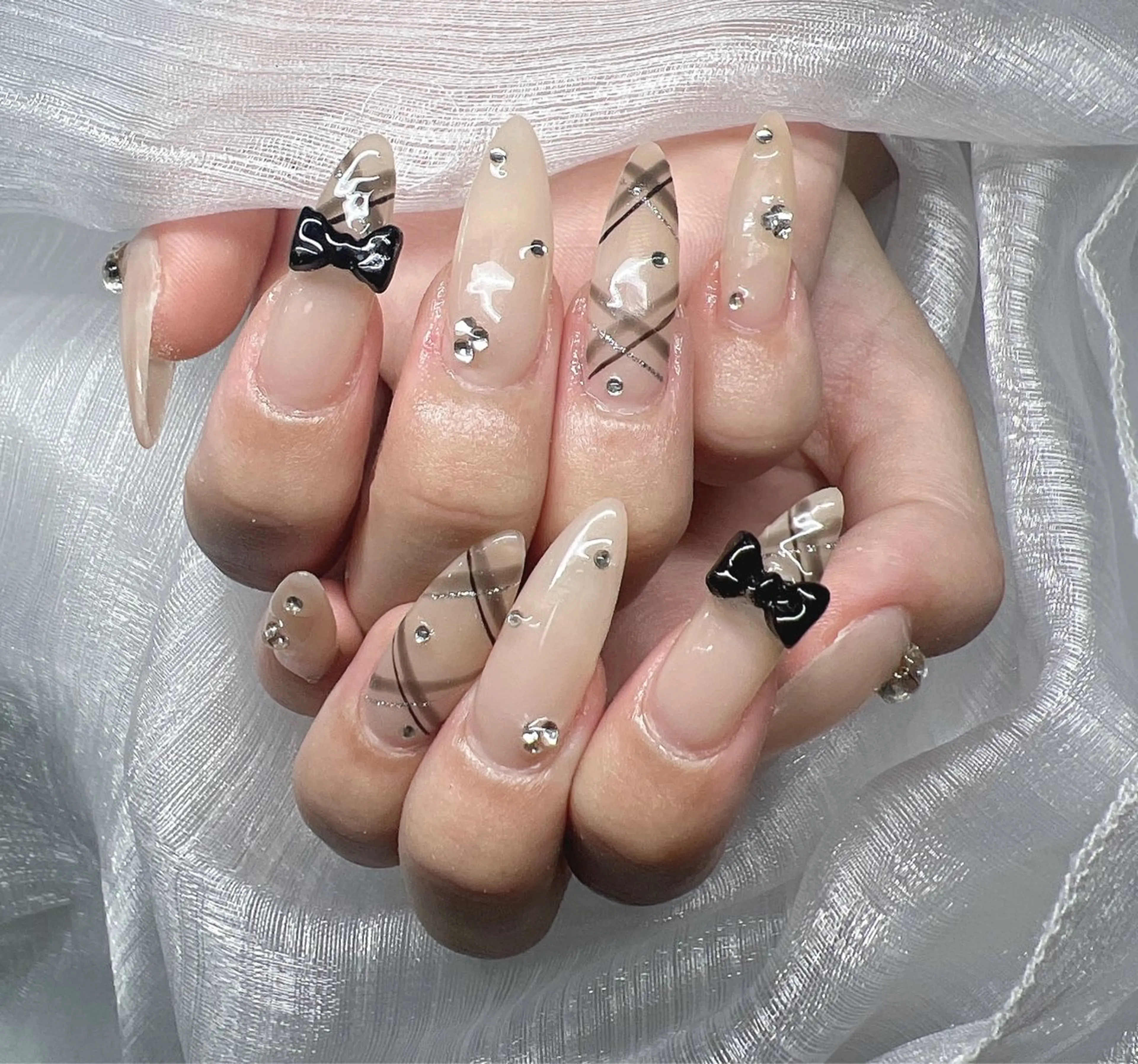 ネイル 長さ出し グラデーション 卒業式 キラキラネイル マグネットネイル ハンドネイル Lee Nailsのネイルデザイン