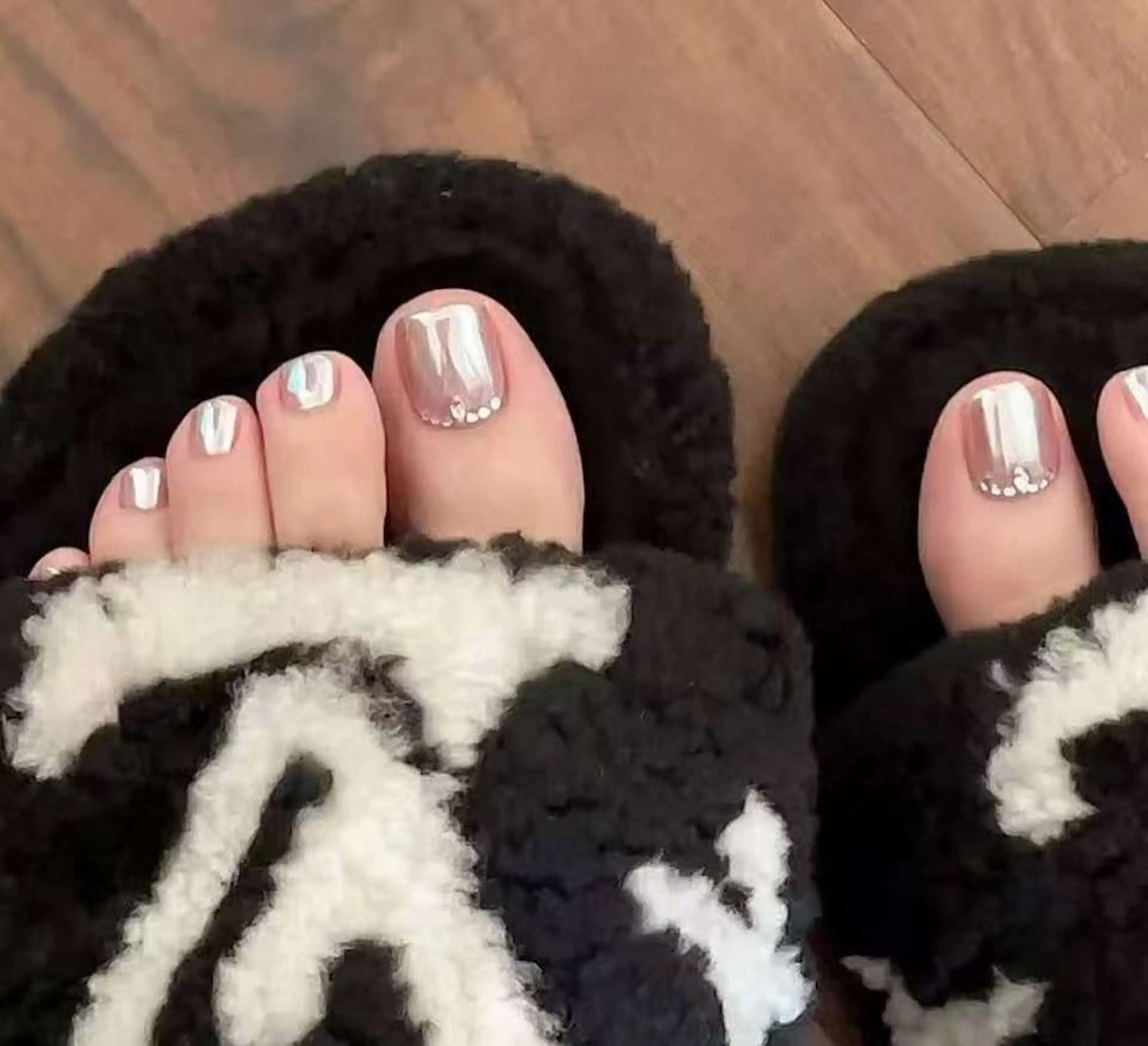 ネイル オーロラネイル フラワーネイル フットネイル フレンチネイル ジェルネイル フットネイル BabyYouMi nailのネイルデザイン