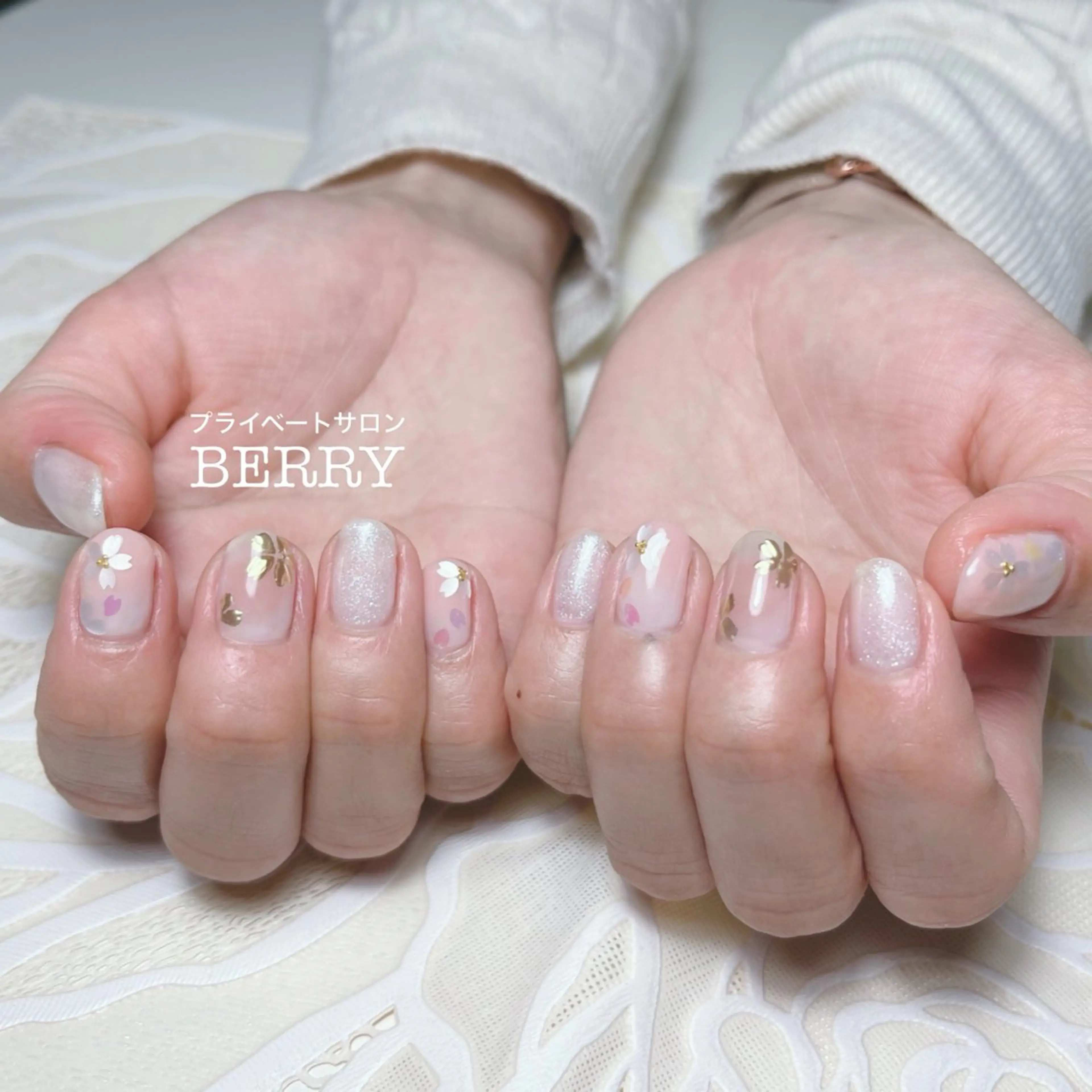 ネイル 桜ネイル 入学式 卒業式 春ネイル ハンドネイル プライベートサロン BERRY所属・プライベートサロン BERRYのエステ・リラクイメージ