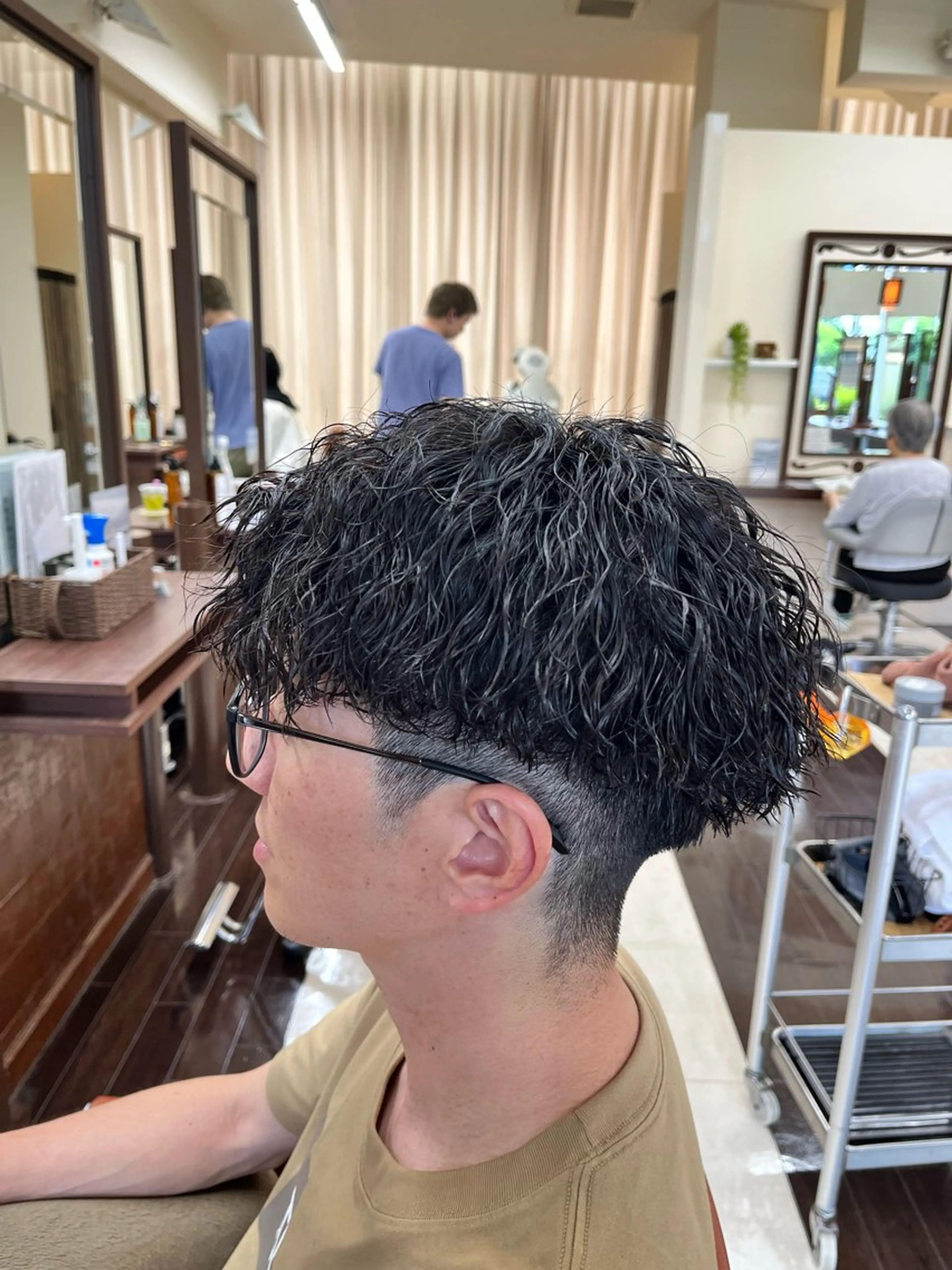 ショート パーマ メンズ マッシュ メンズパーマ ツイストスパイラルパーマ 刈り上げ スパイラルパーマ AROH  men's cut&men's perm 船橋店所属・🧊メンズ特化🧊 高木航希のヘアスタイル