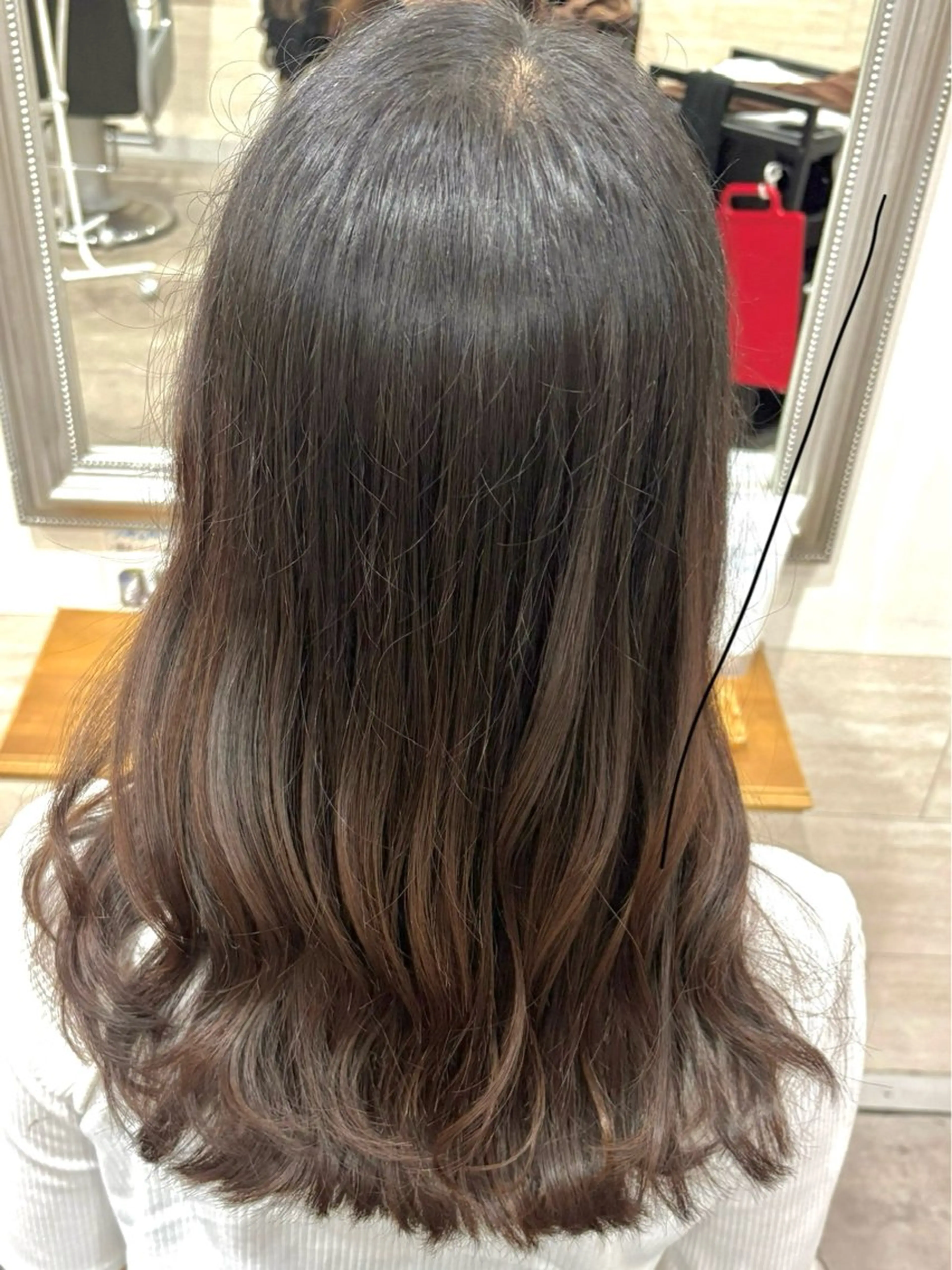 ロング 堀川 希歩のヘアスタイル