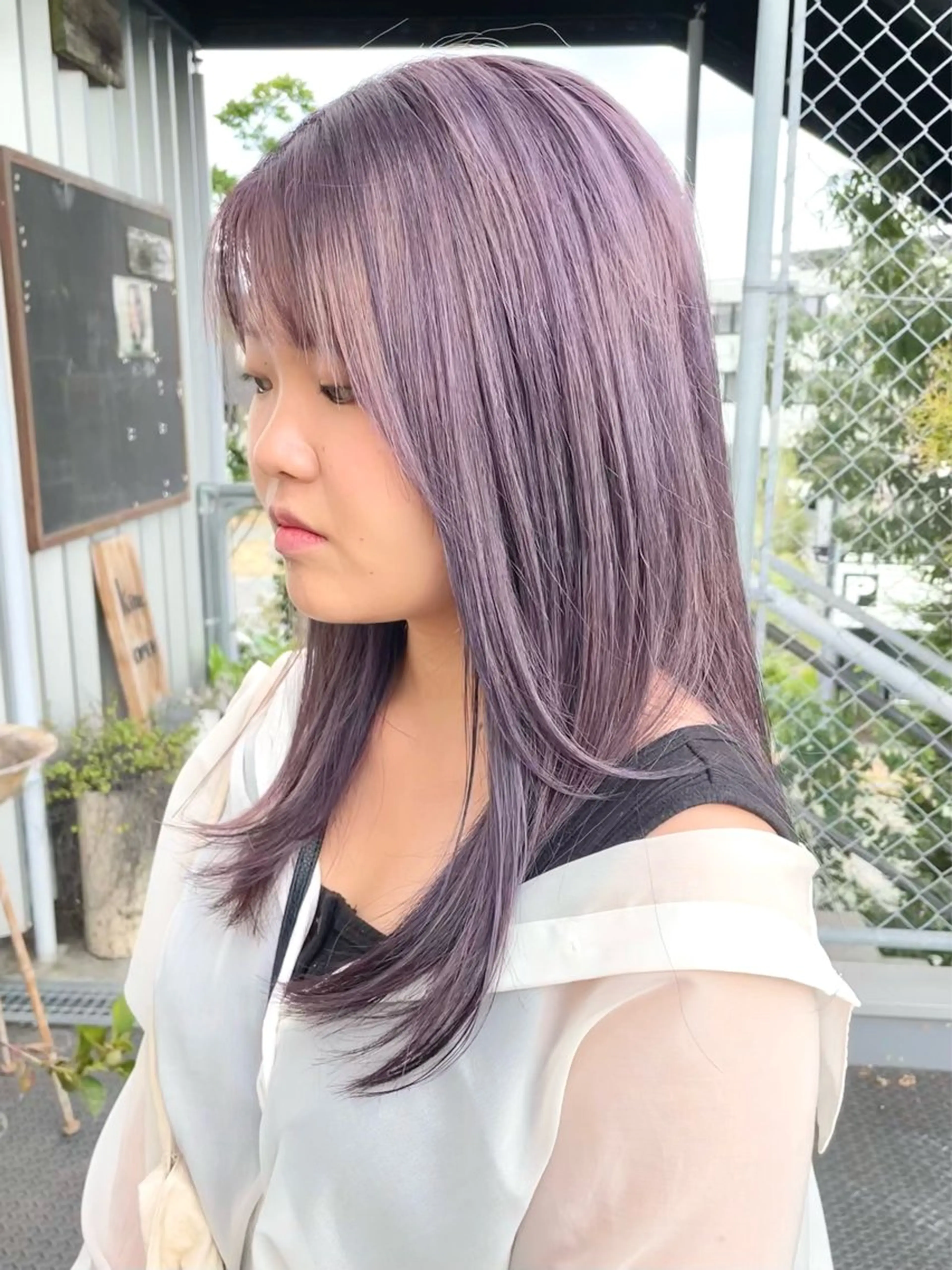 セミロング カラー 岡田 恭明のヘアスタイル