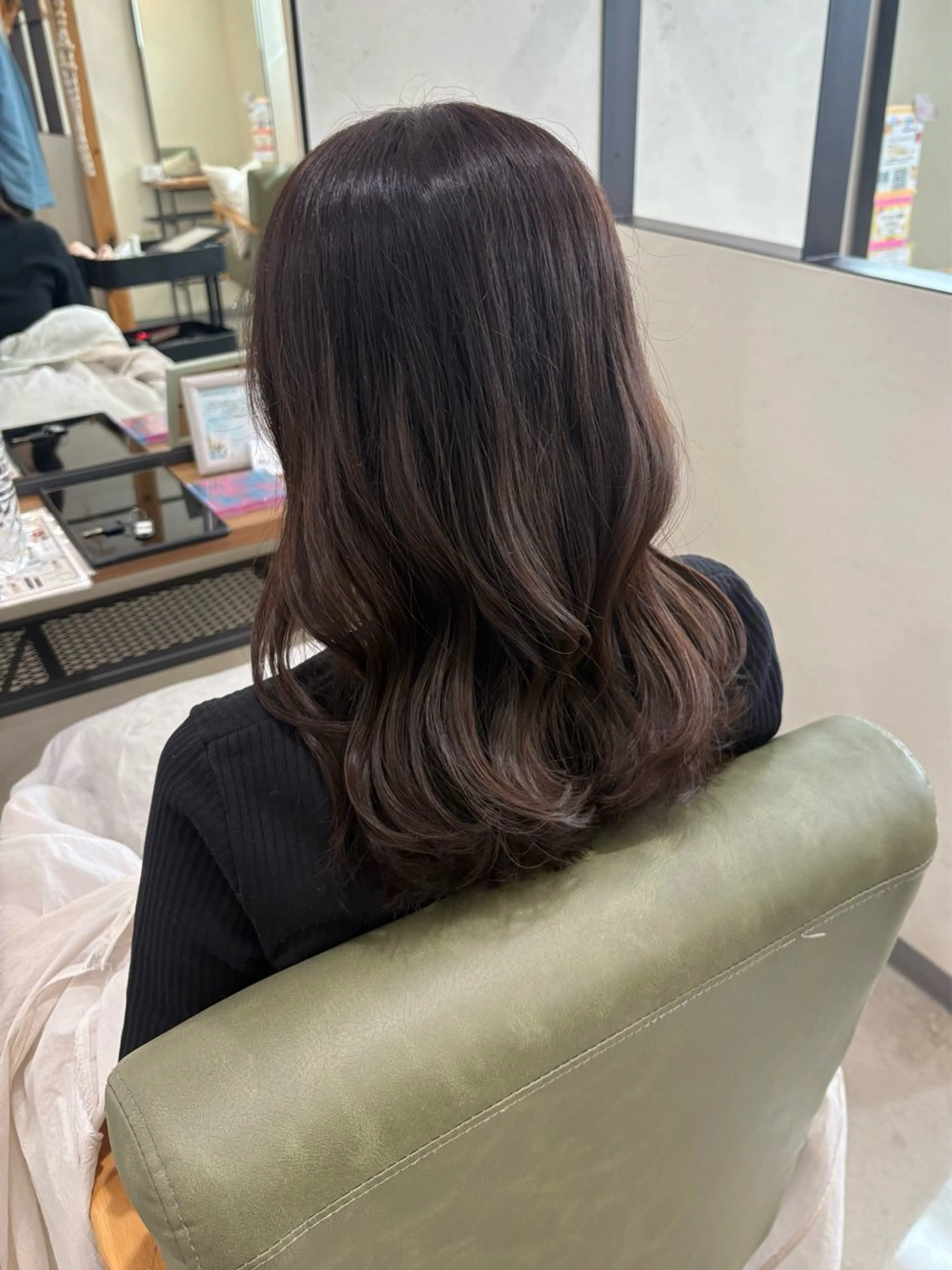 ミディアム 艶感暖色カラー /透明感/瀬戸山舞のヘアスタイル