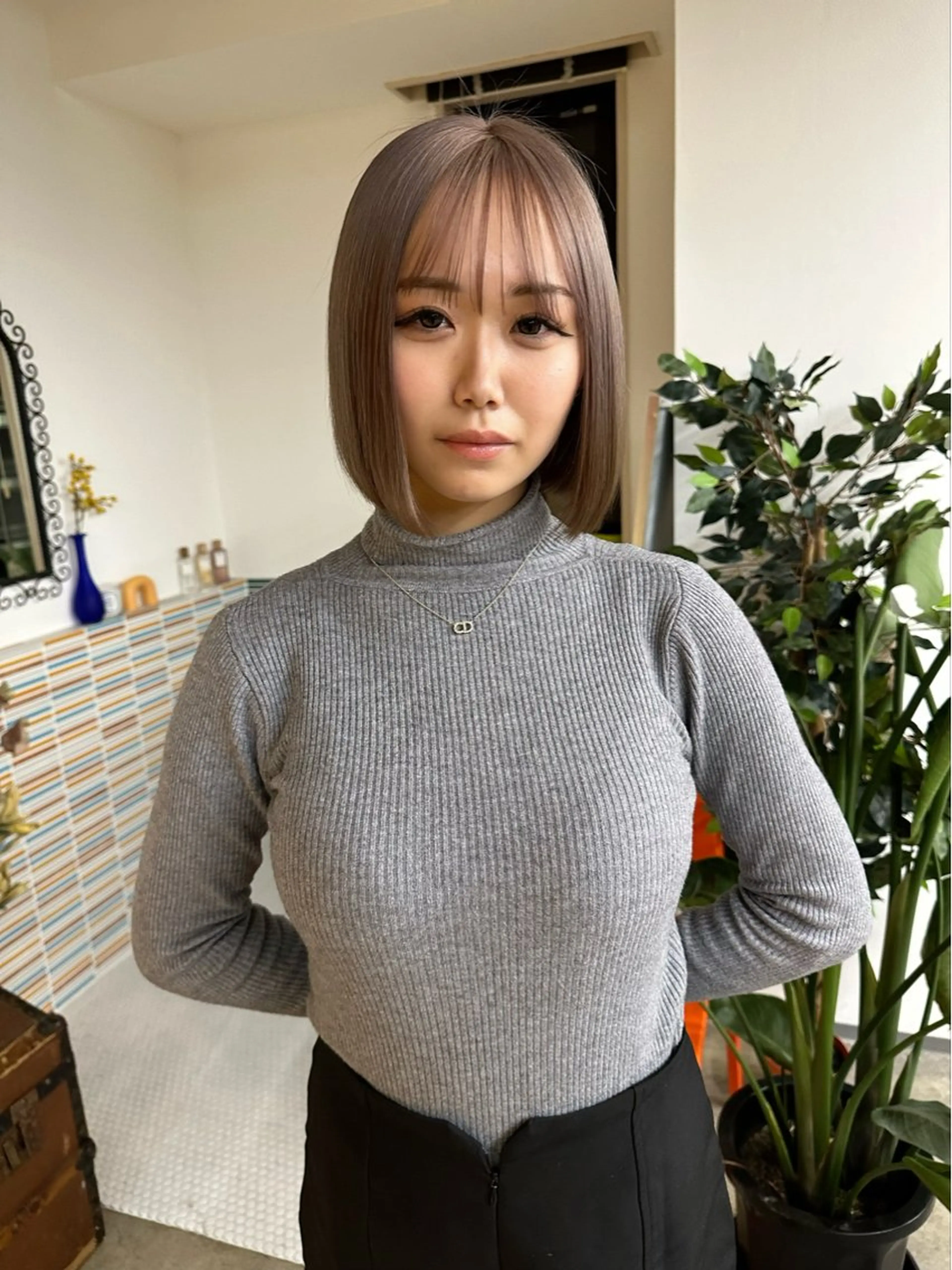 ショート カラー ブリーチ グレージュ ミルクティーグレージュ ボブ ブリーチ矯正/ ブリーチ特化mikaのヘアスタイル