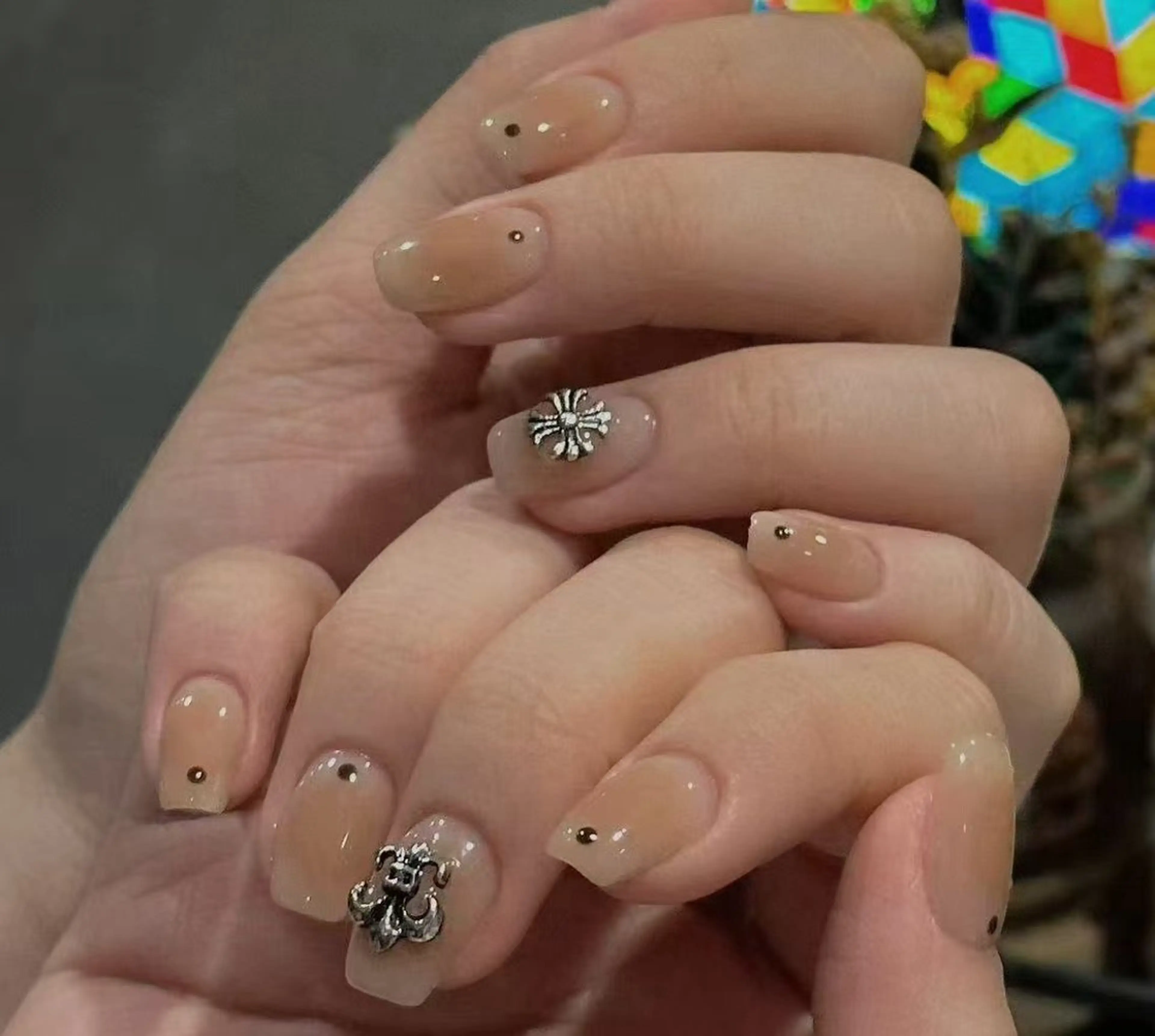 ネイル オーロラネイル フラワーネイル フットネイル フレンチネイル ジェルネイル ハンドネイル BabyYouMi nailのネイルデザイン