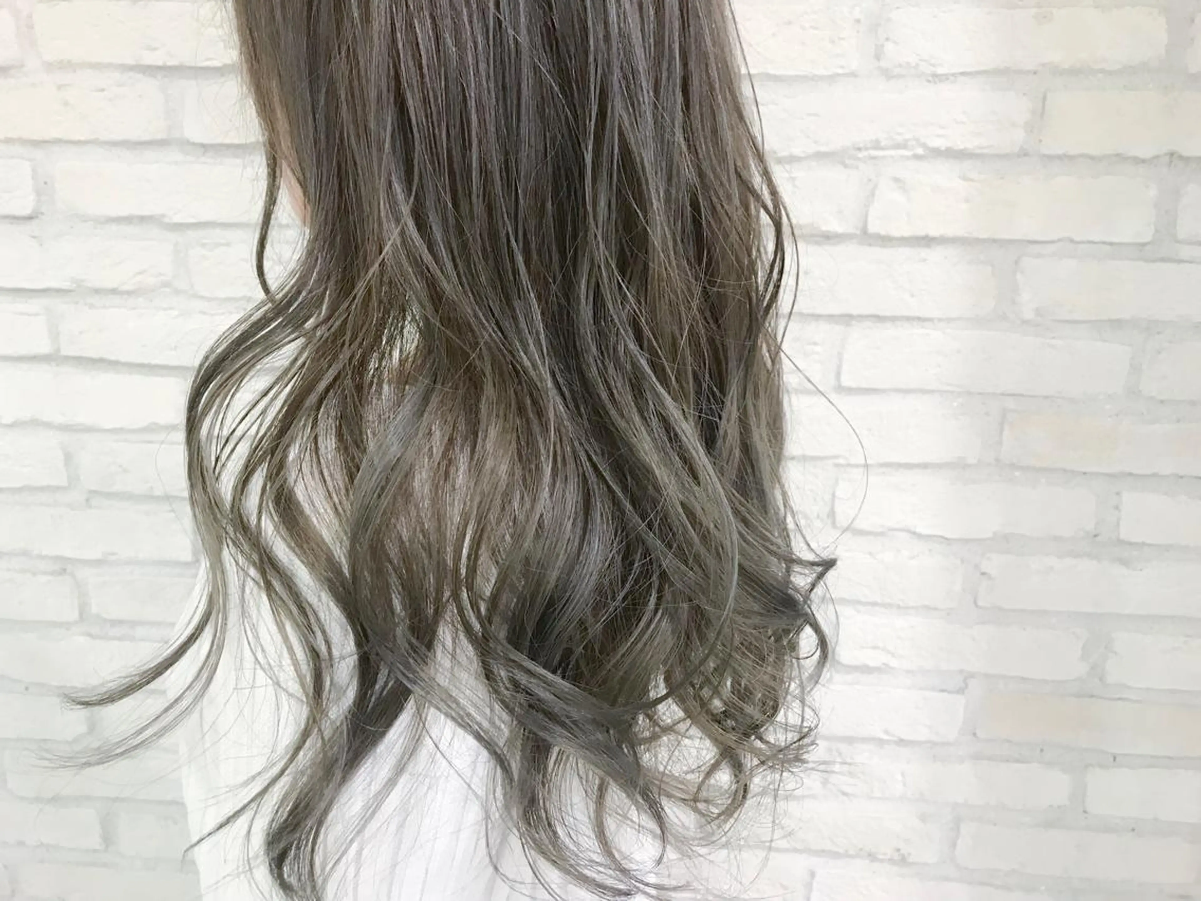 ロング カラー 透明感カラー ハイライトカラー ハイライト 横浜🍒ルーツカラー エクステ／RIEのヘアスタイル