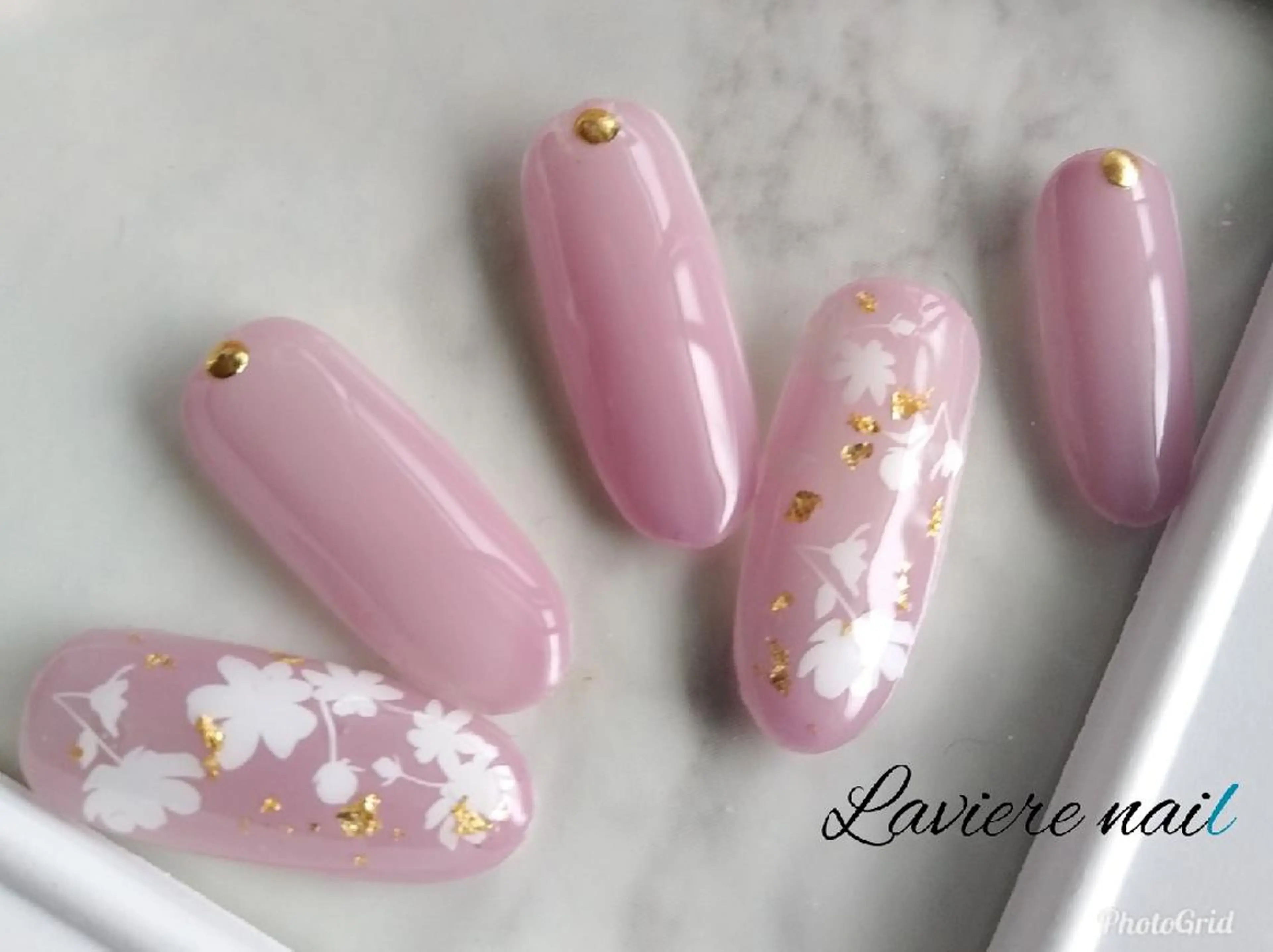 ネイル フラワーネイル Laviere所属・Laviere nail&脱毛サロンのエステ・リラクイメージ