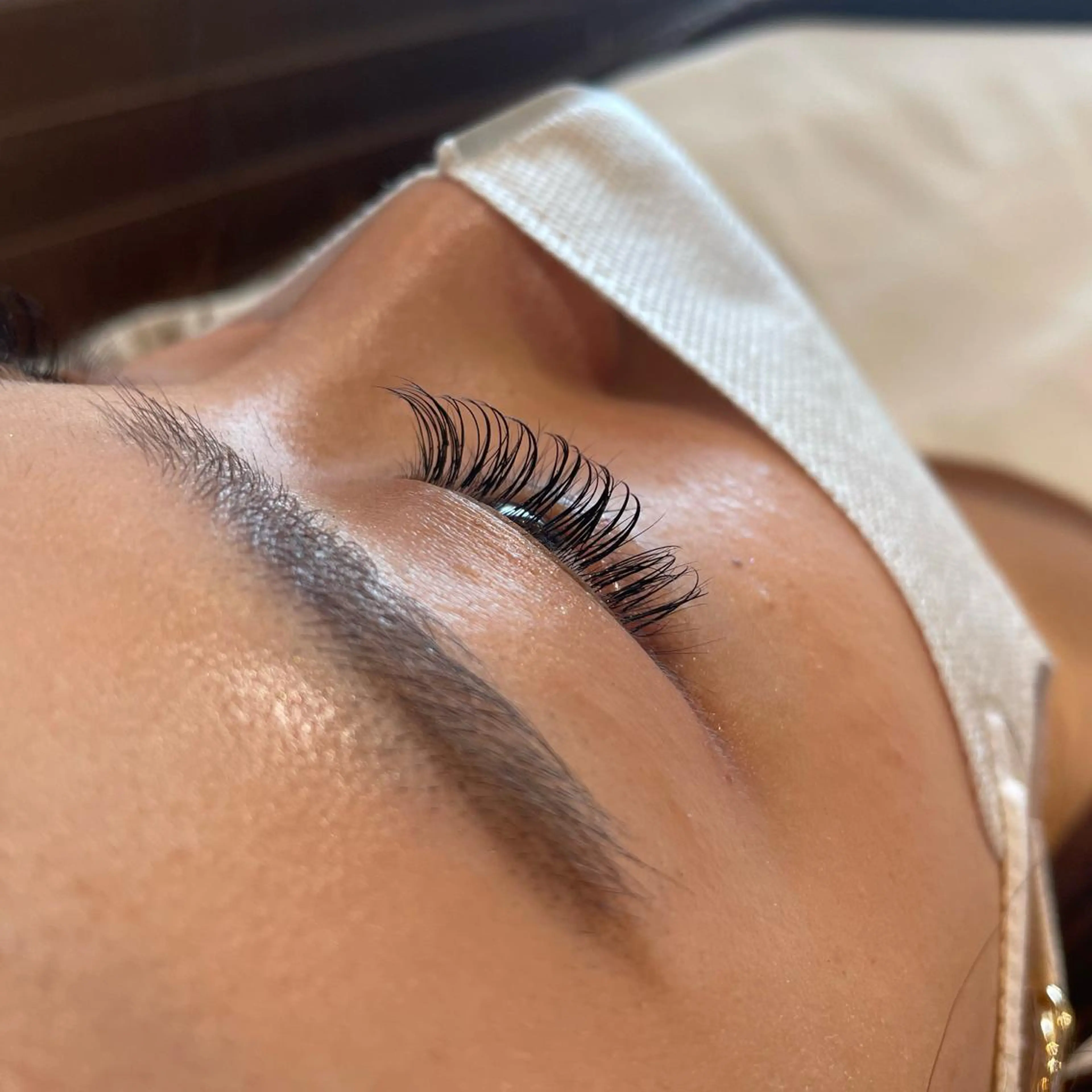 マツエク・マツパ 桑田 新菜のヘアスタイル