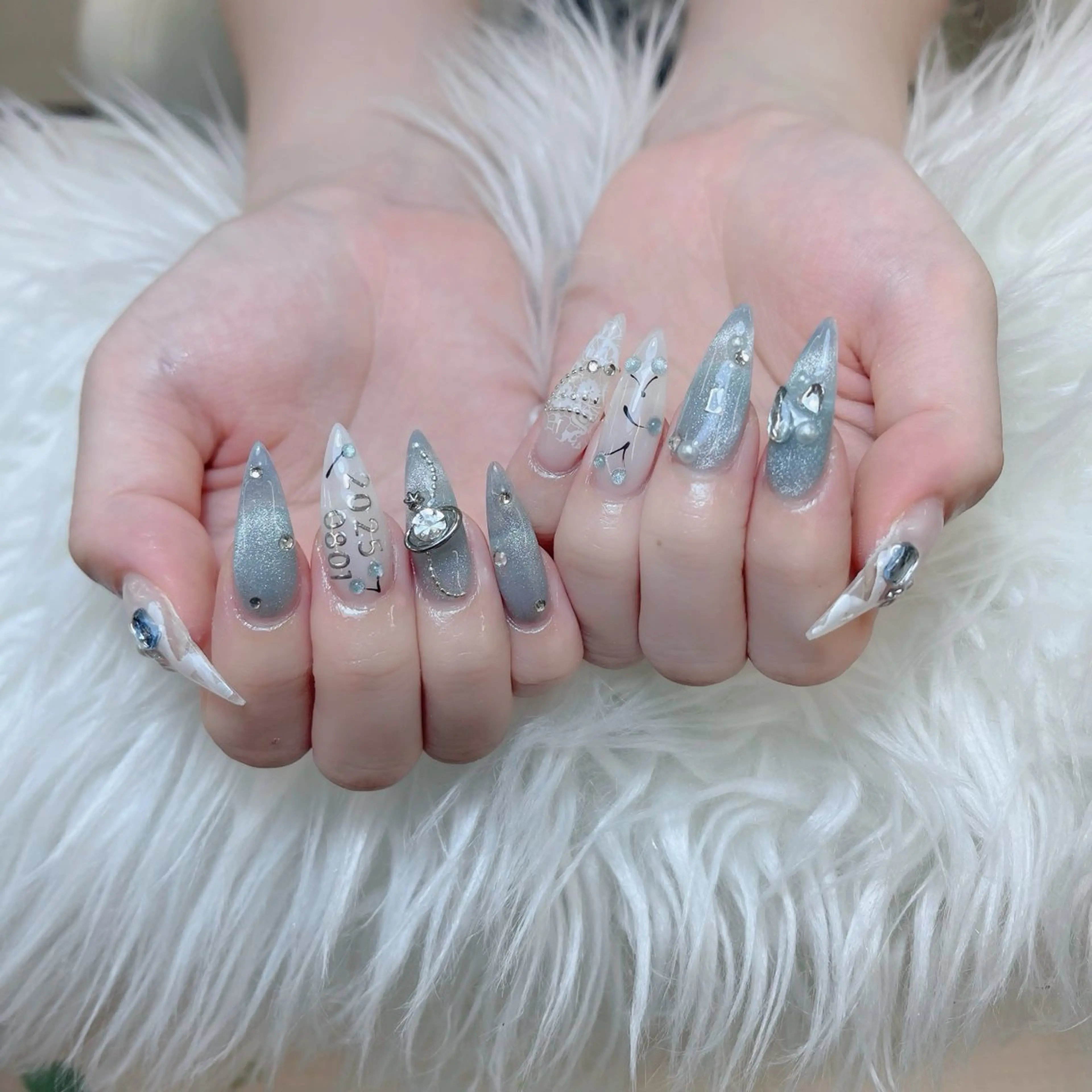 ネイル チークネイル 長さ出し フレンチネイル ジェルネイル ガラスフレンチ anh nail anne🤍のネイルデザイン