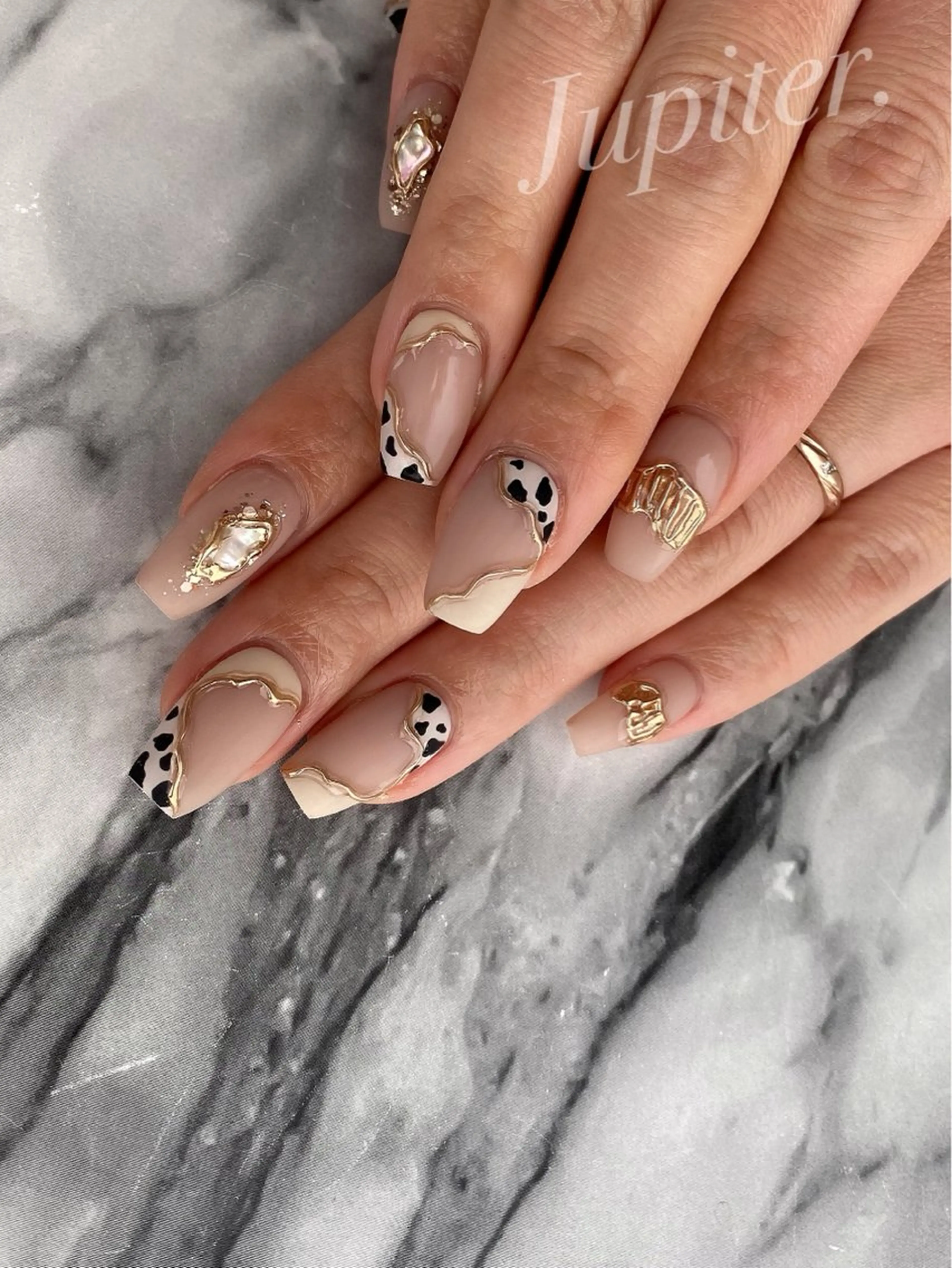 ネイル アニマル柄 ハンドネイル PrivateSalon Jupiter所属・Jupiter .のネイルデザイン