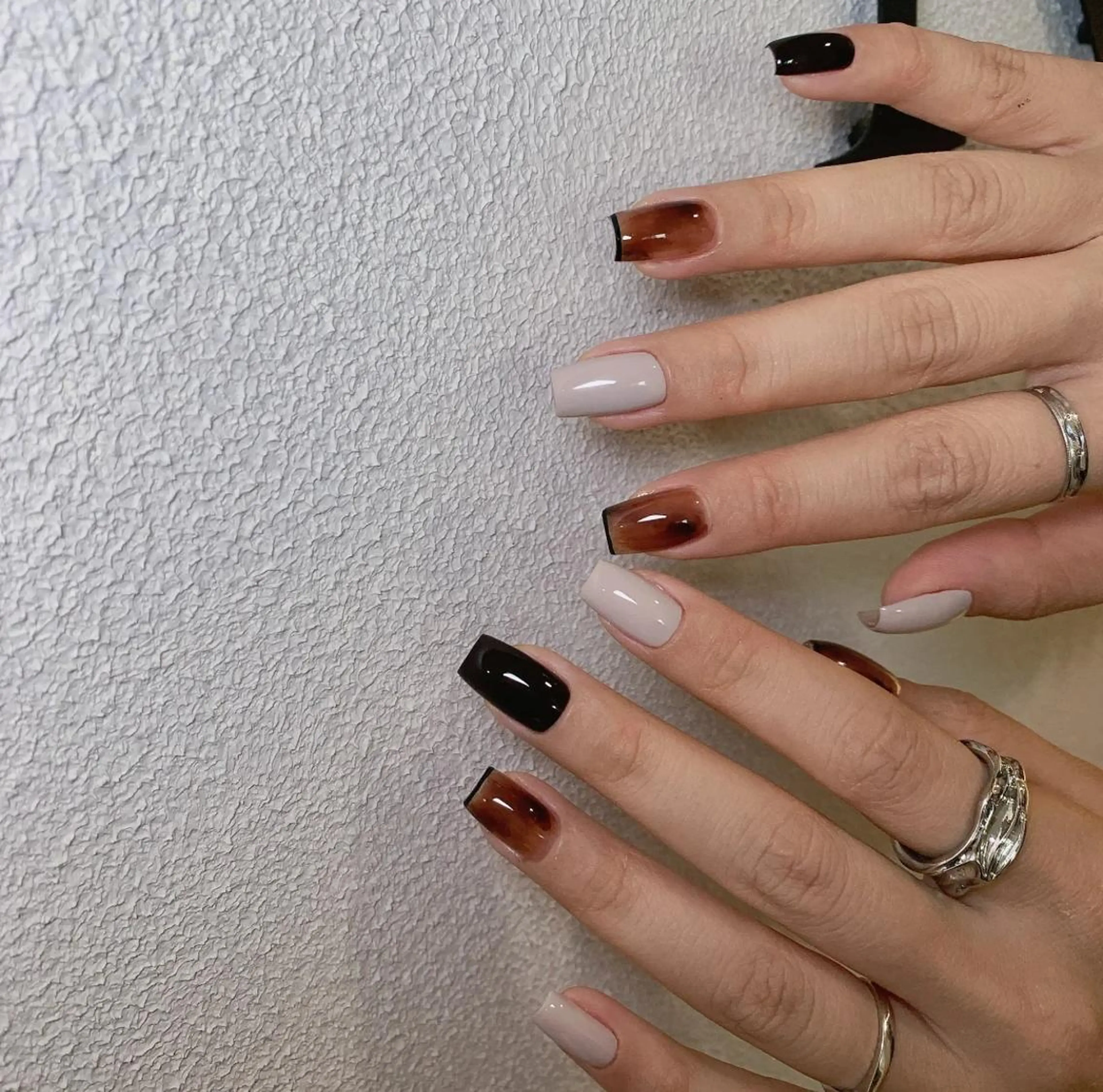 ネイル アートネイル 長さ出し ネイルチップ Queens テイのネイルデザイン