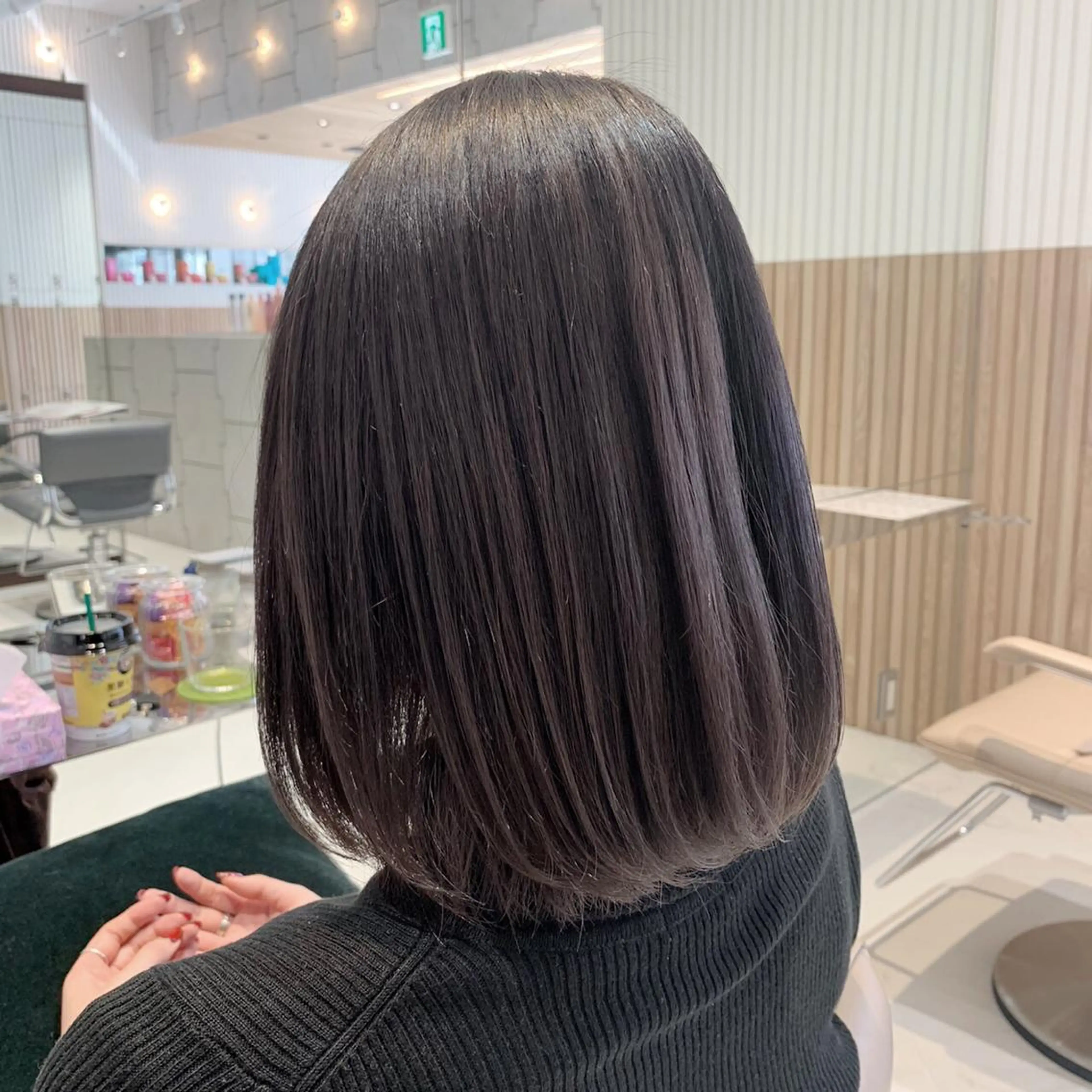 ミディアム アッシュ アッシュグレー 外国人風カラー レイヤーカット ボブ/ハイトーン 立川loose 下田のヘアスタイル