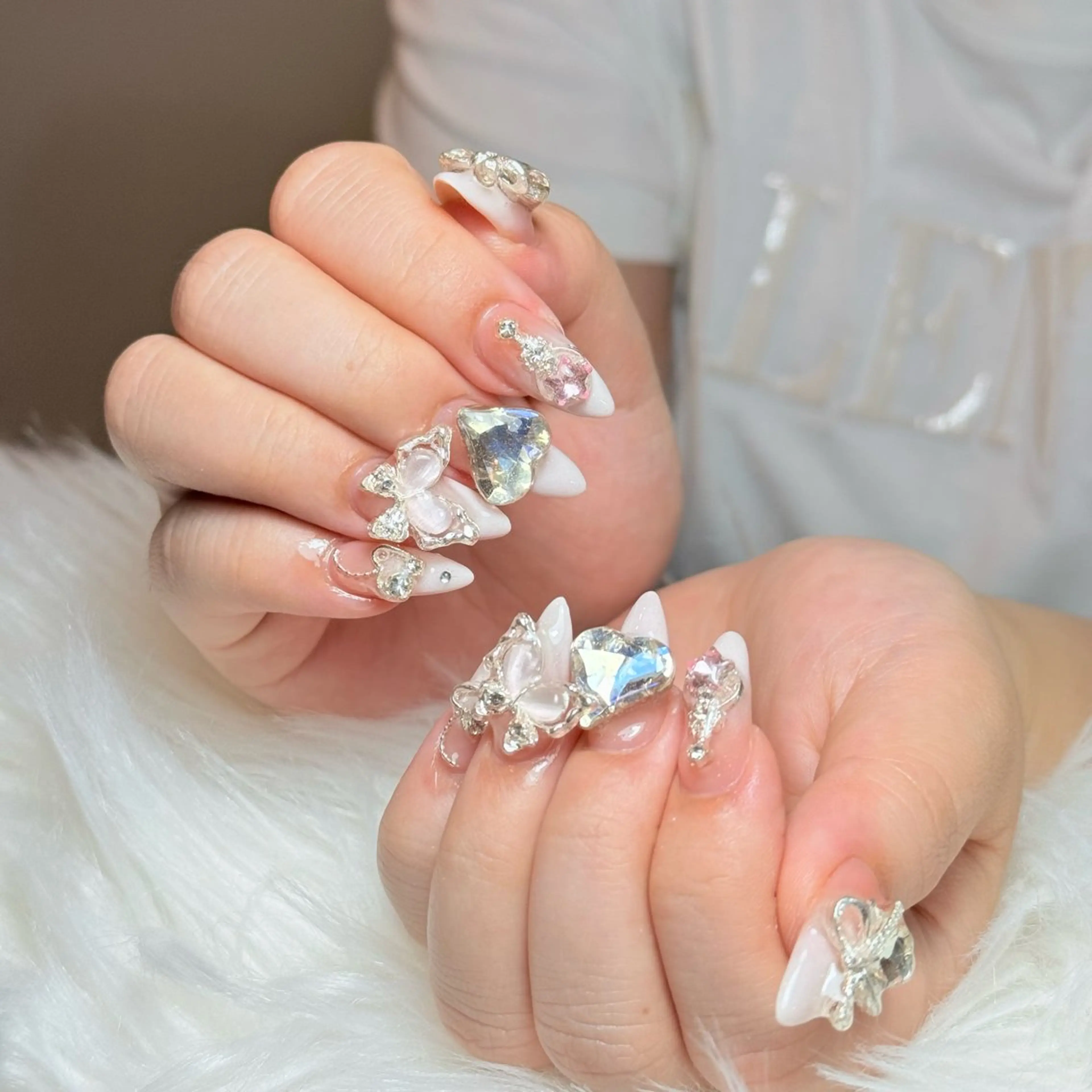 ネイル チークネイル フレンチネイル グラデーション キラキラネイル 韓国ネイル ハンドネイル Risa_ Nailのネイルデザイン