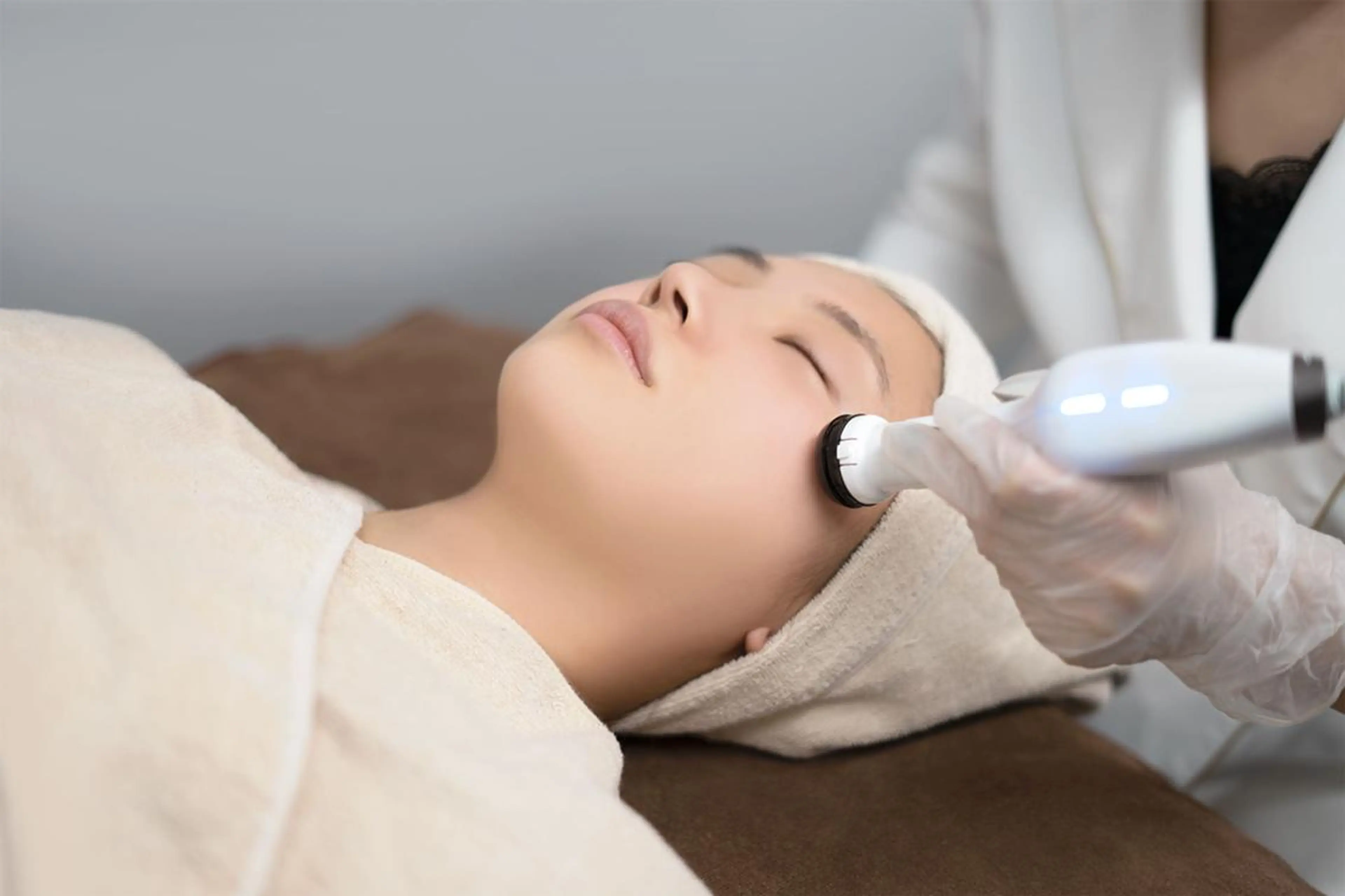 ハイドラ・プラズマ・EMSフェイシャルから1種類の組み合わせを選べて、さらに美容液導入付きのコース☆3980円の写真