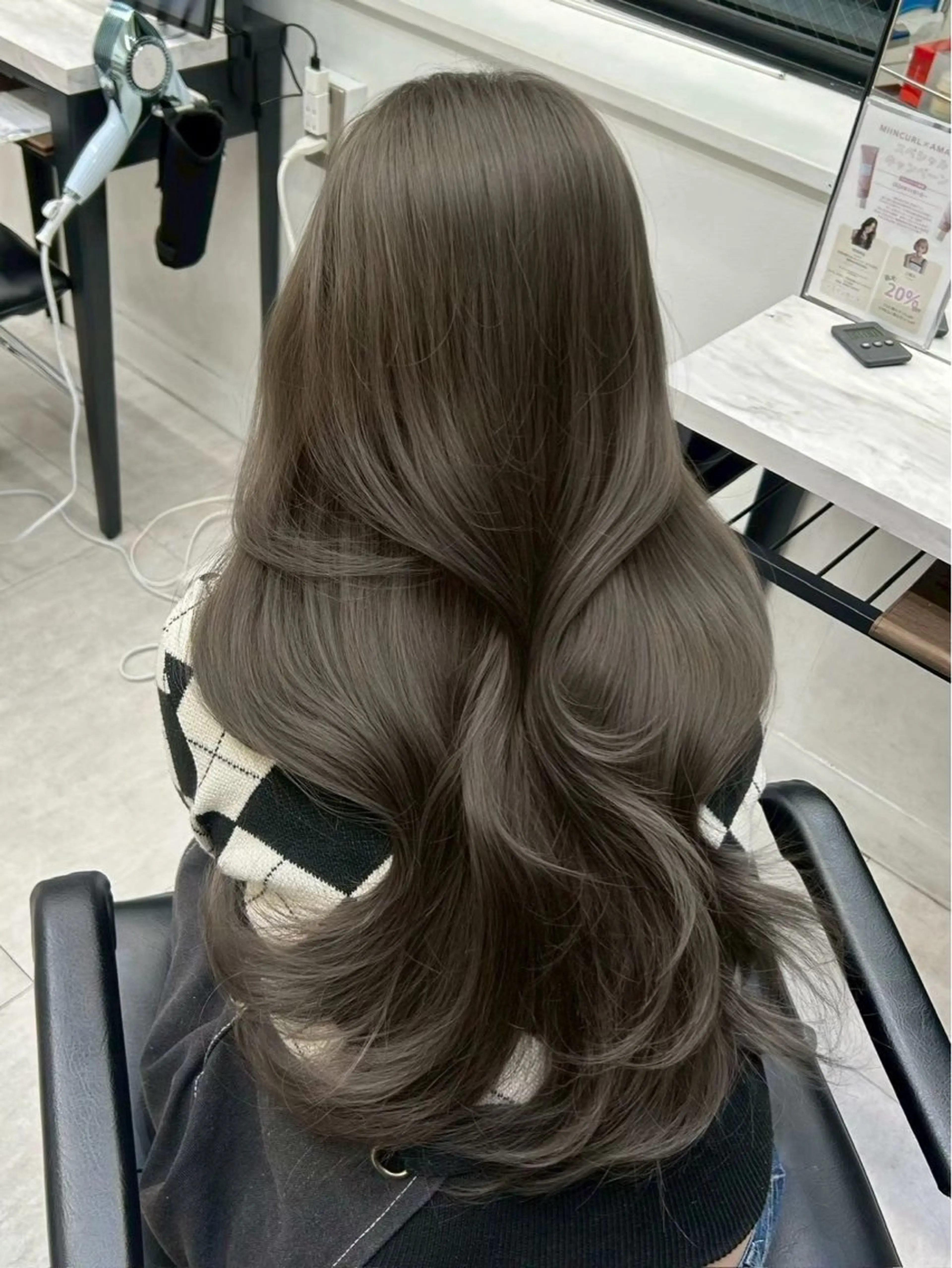 ロング カラー 透明感カラー 顔まわりレイヤー 顔周りカット ハッシュカット 髪質改善 ヘアカラー ⠀韓国スタイル/ ami🇰🇷🤍のヘアスタイル