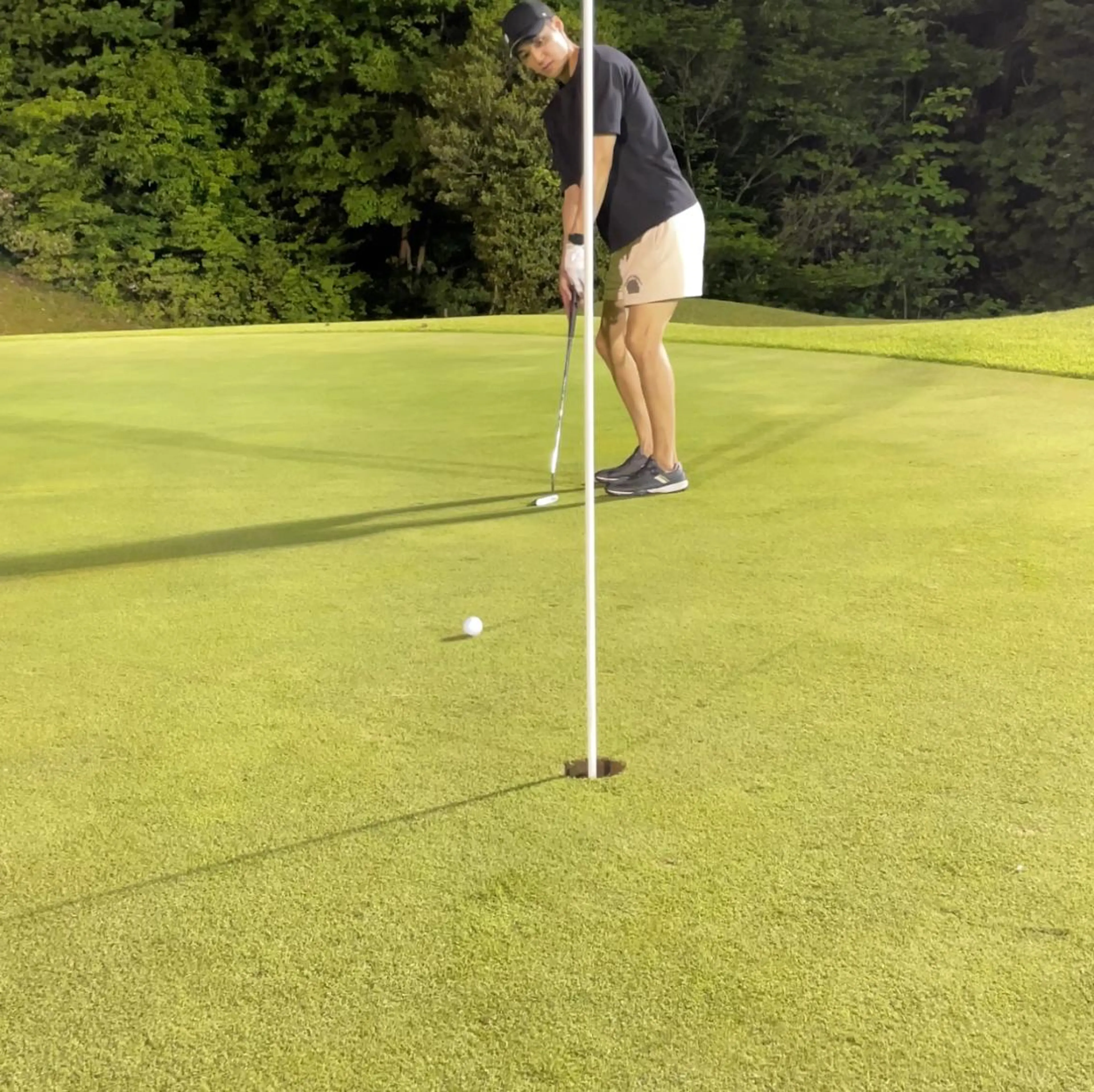 ショート カラー パーマ ヘアアレンジ メンズ キッズ ネイル マツエク・マツパ アイブロウ メンズアイブロウ 眉毛ワックス脱毛 メンズネイル 脱毛サロン KAvanceのエステ・リラクイメージ