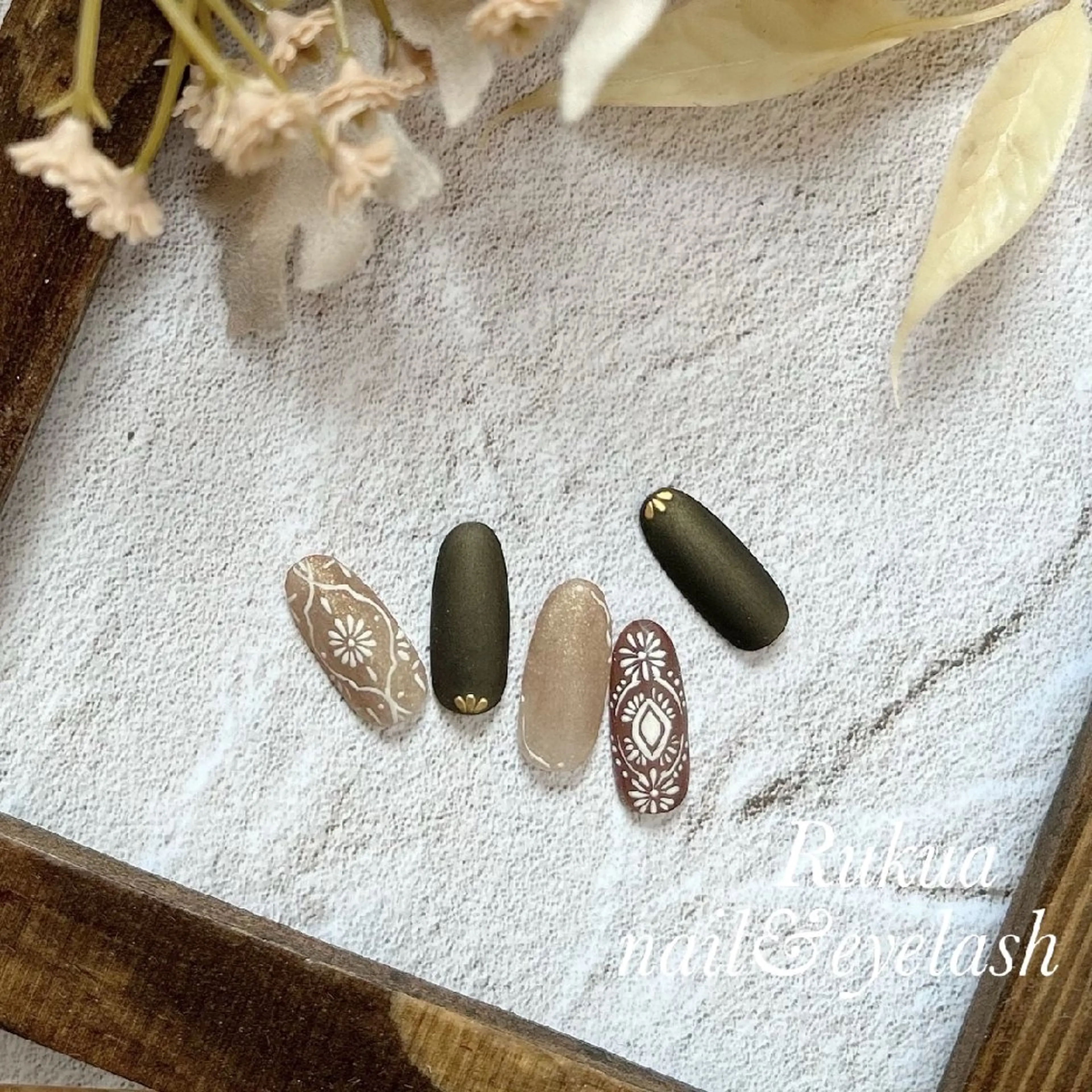 ネイル マットネイル 吉澤 友恵のネイルデザイン