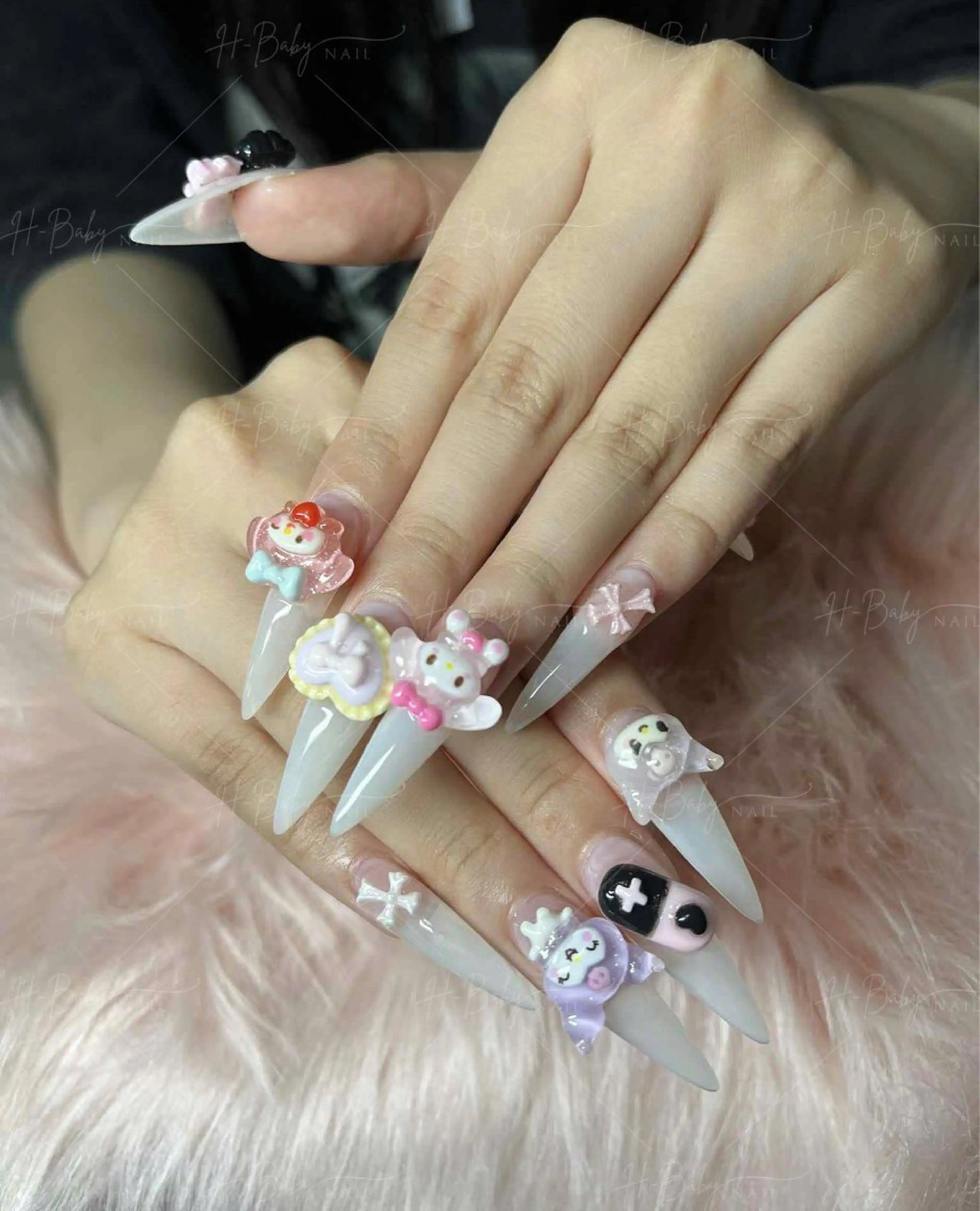 ネイル フレンチネイル ジェルネイル ガラスフレンチ ハロウィン ハート ハンドネイル H.baby Nail Salonのネイルデザイン