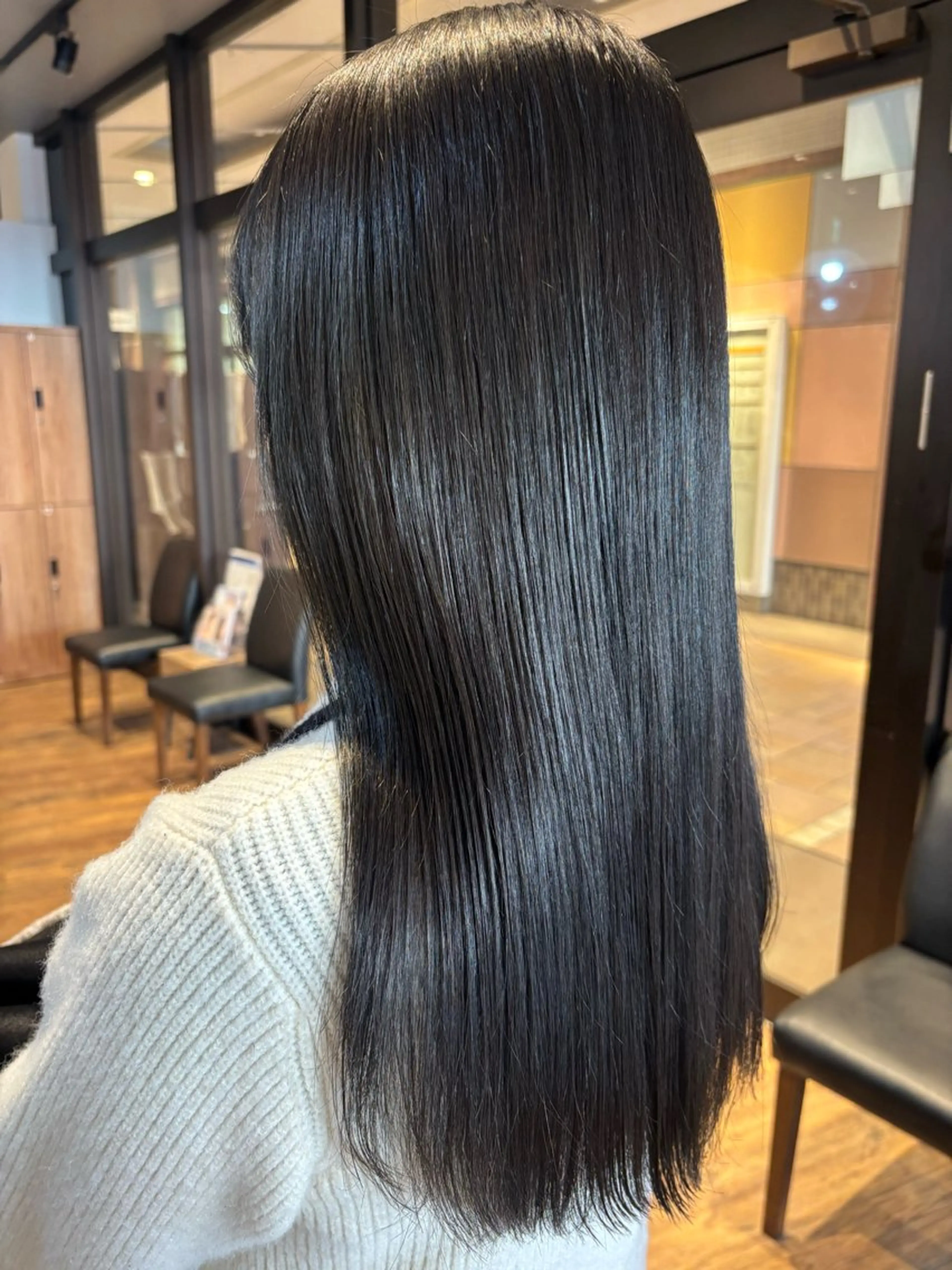 ロング カラー ブラウンカラー 透明感カラー グレージュ オリーブグレージュ オリーブグレー ヘアカラー トリートメント 🎀ワンレンボブ🎀 ワンカラー　あゆみのヘアスタイル