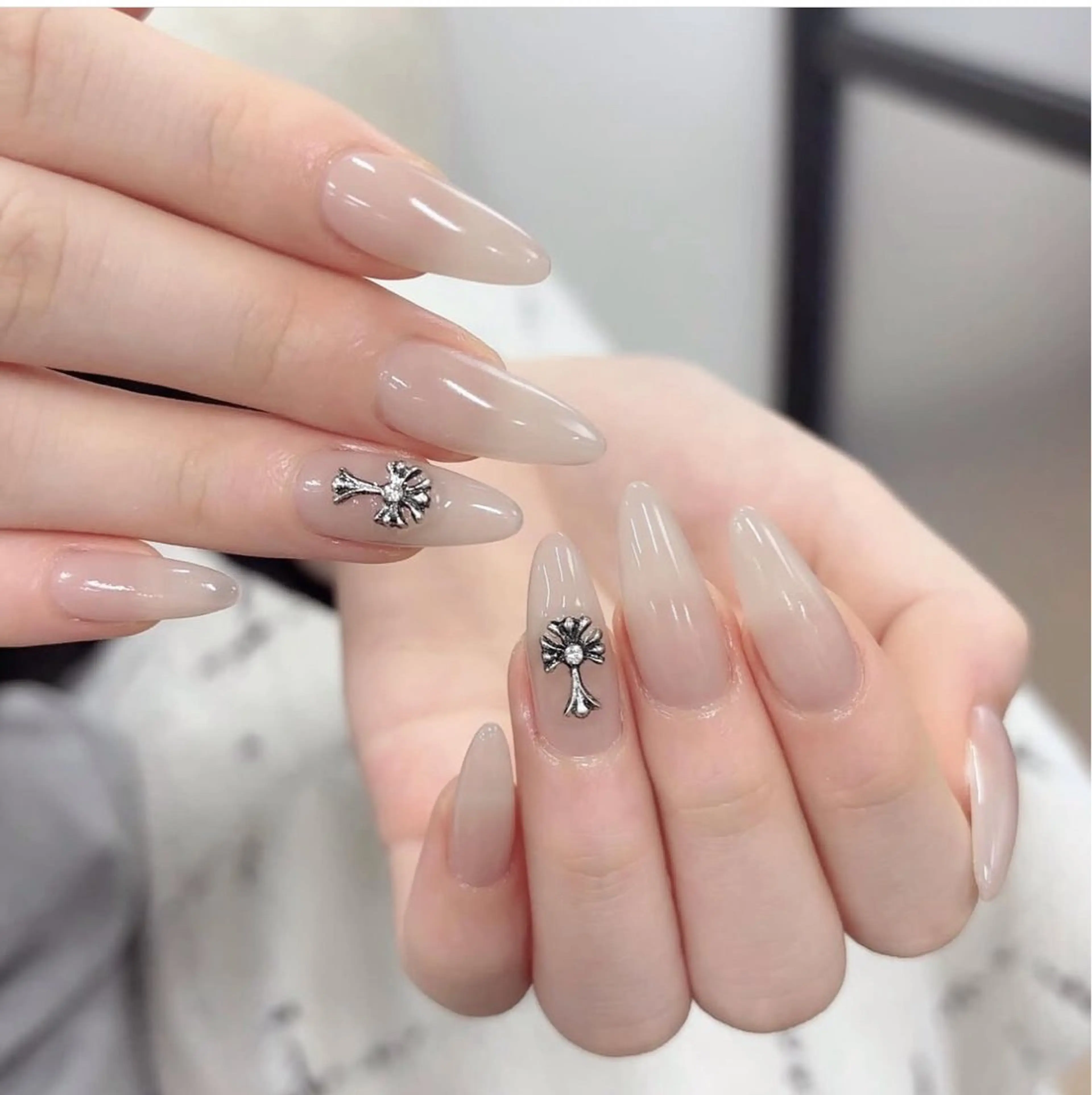 ネイル 長さ出し グラデーション キラキラネイル 韓国ネイル ラメ(グリッター) ハンドネイル ハンドケア Chisa Nail Studio所属・チ サのネイルデザイン