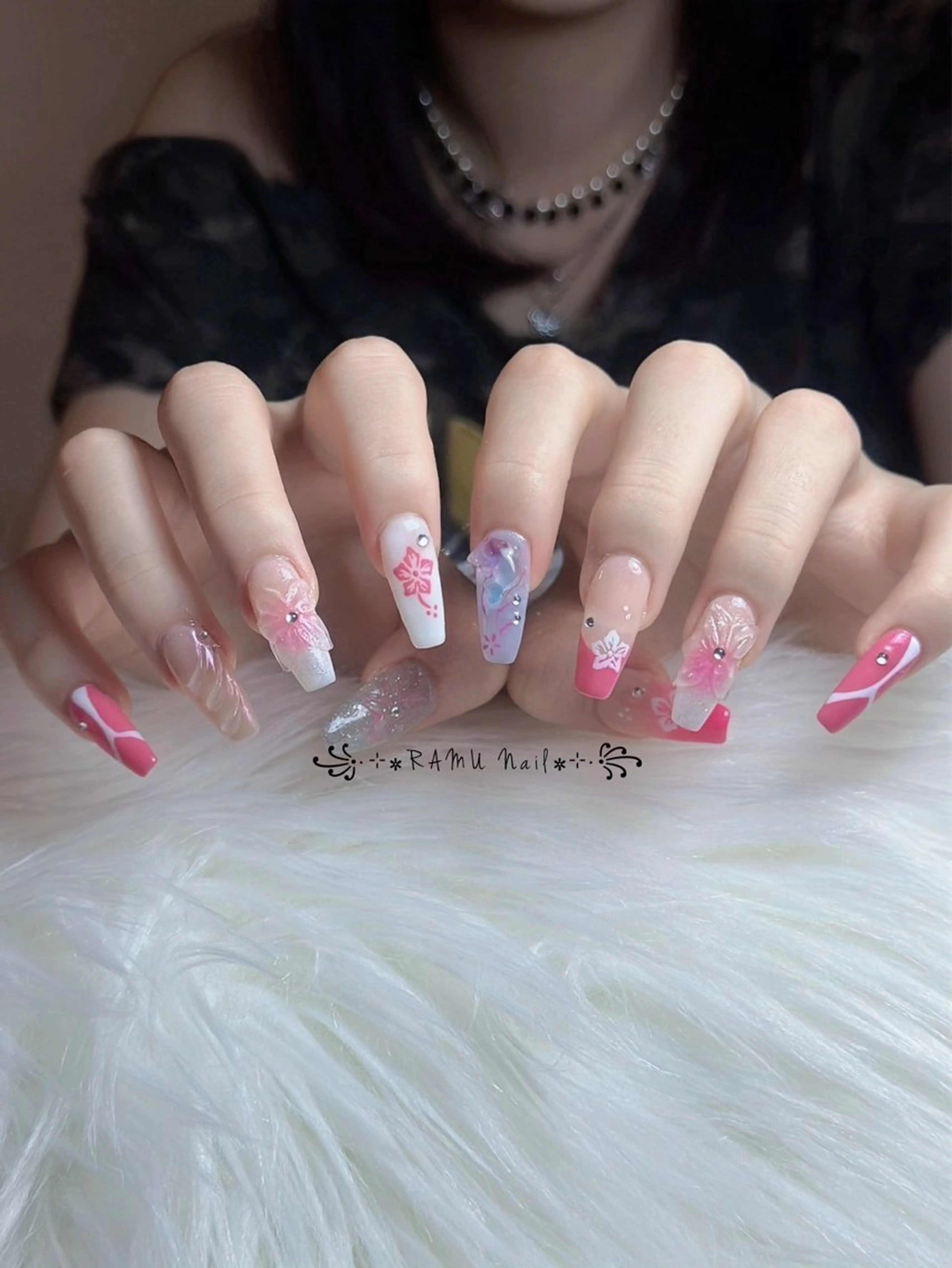 ネイル キラキラネイル マグネットネイル ミラーネイル ピンク 夏ネイル ハンドネイル RAMU Nail 恵比寿店のネイルデザイン