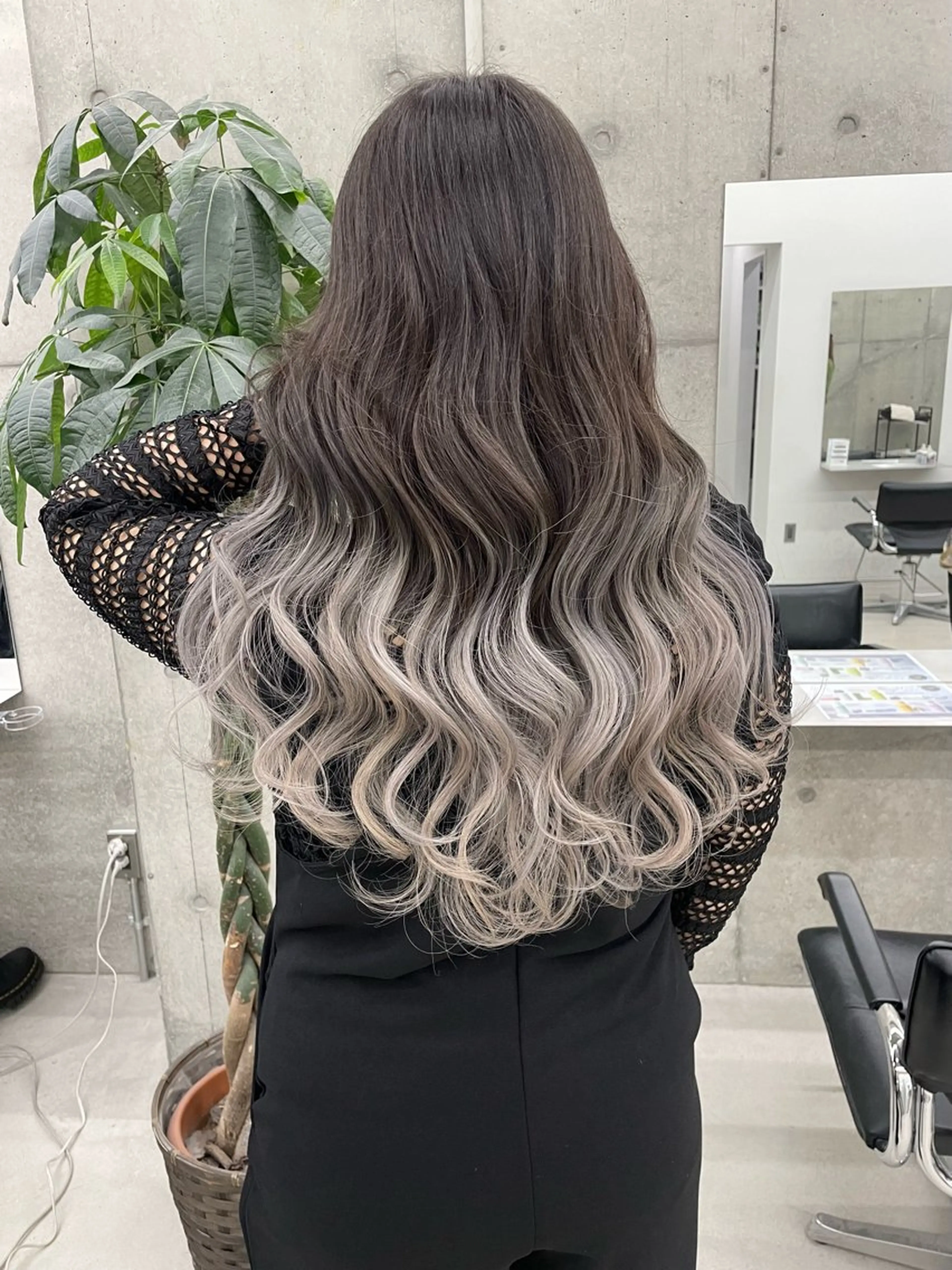 カラー ブリーチ グラデーションカラー ハイトーンカラー ヘアカラー 田中 莉香のヘアスタイル