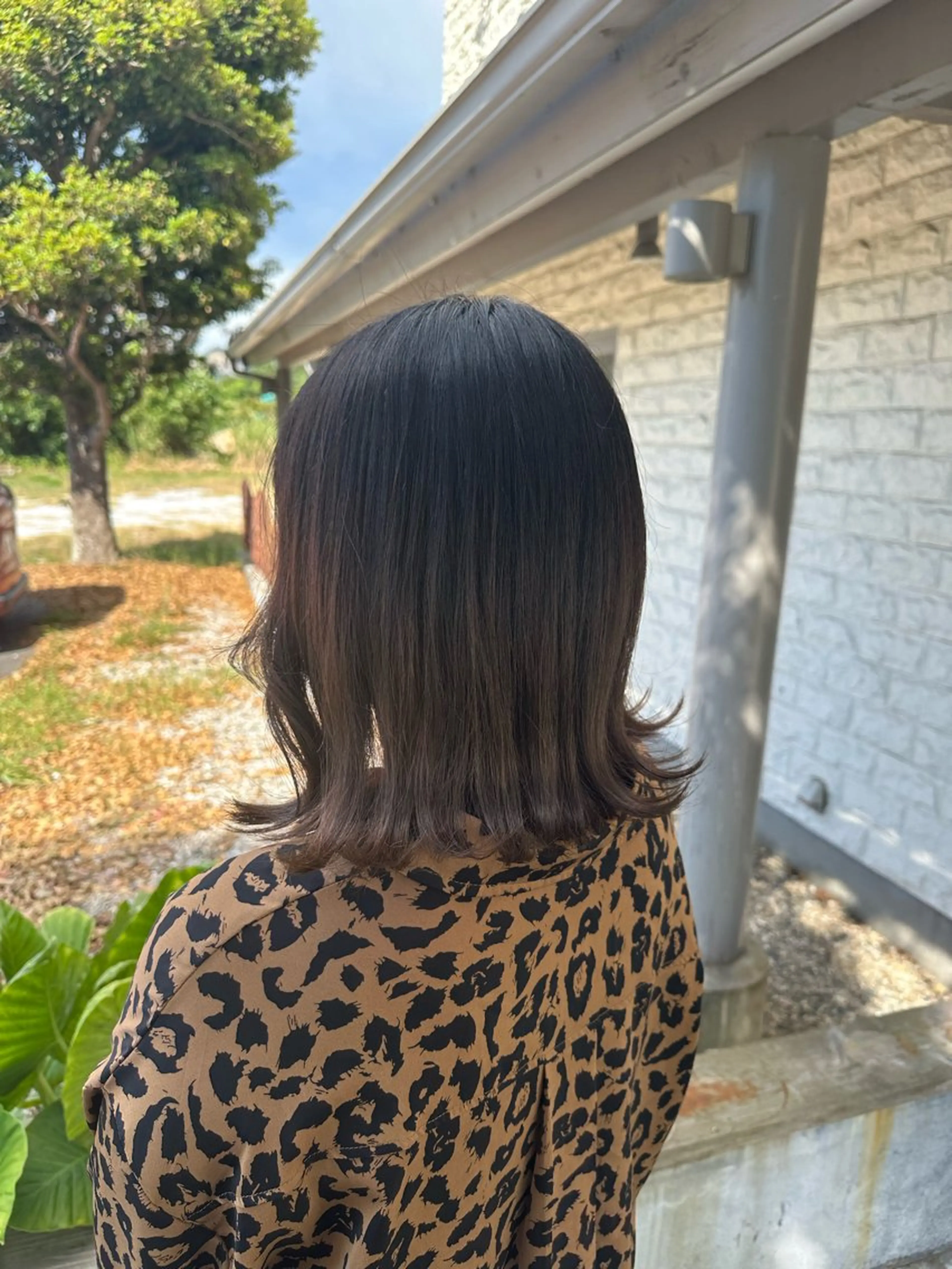 ミディアム カラー ブリーチ グラデーションカラー ブリーチなしカラー 小島 咲音/艶カラー /酸性ストレートのヘアスタイル