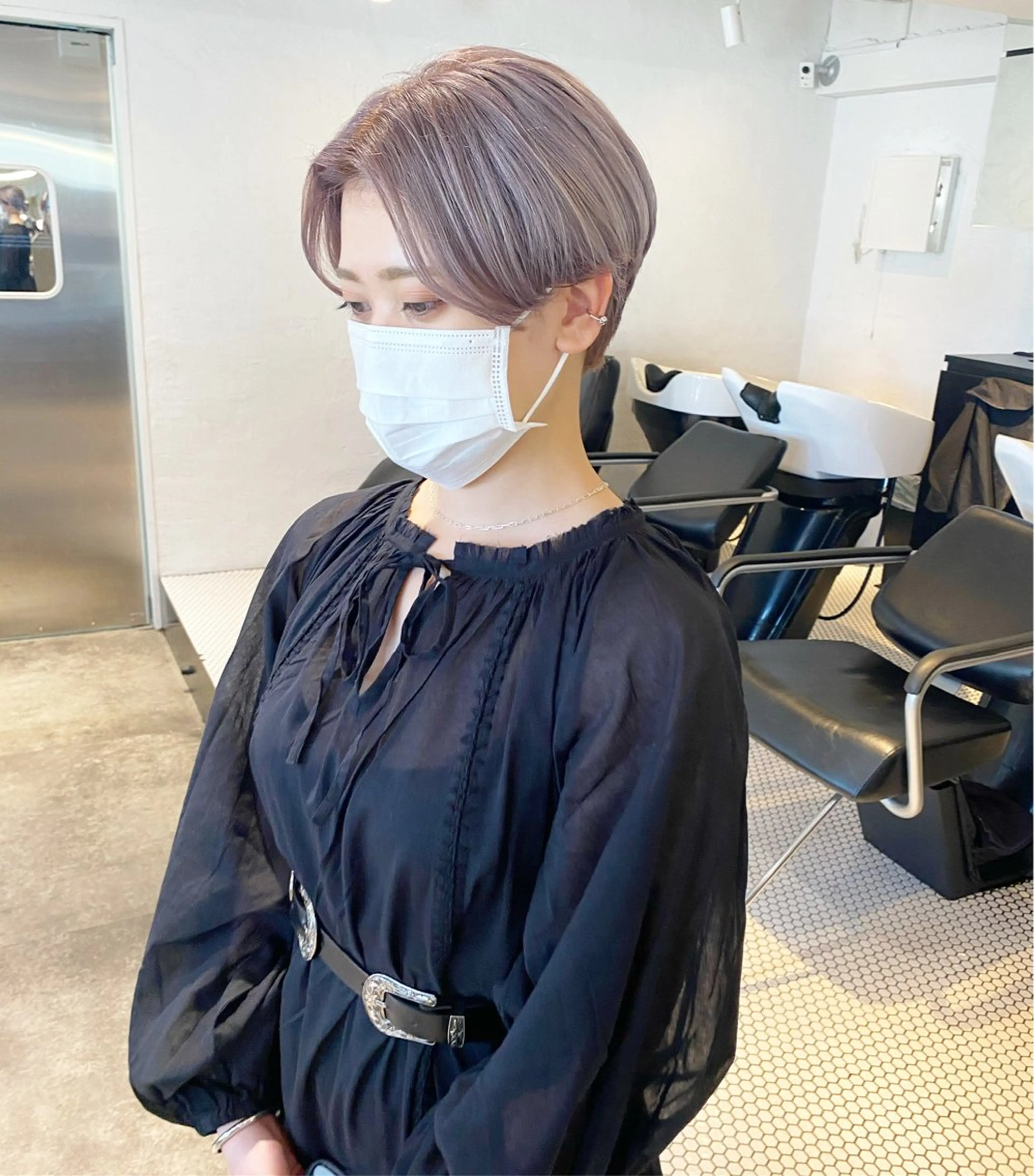 ショート ヘアカラー ラベンダーカラー＆ ミルクティー太田のヘアスタイル