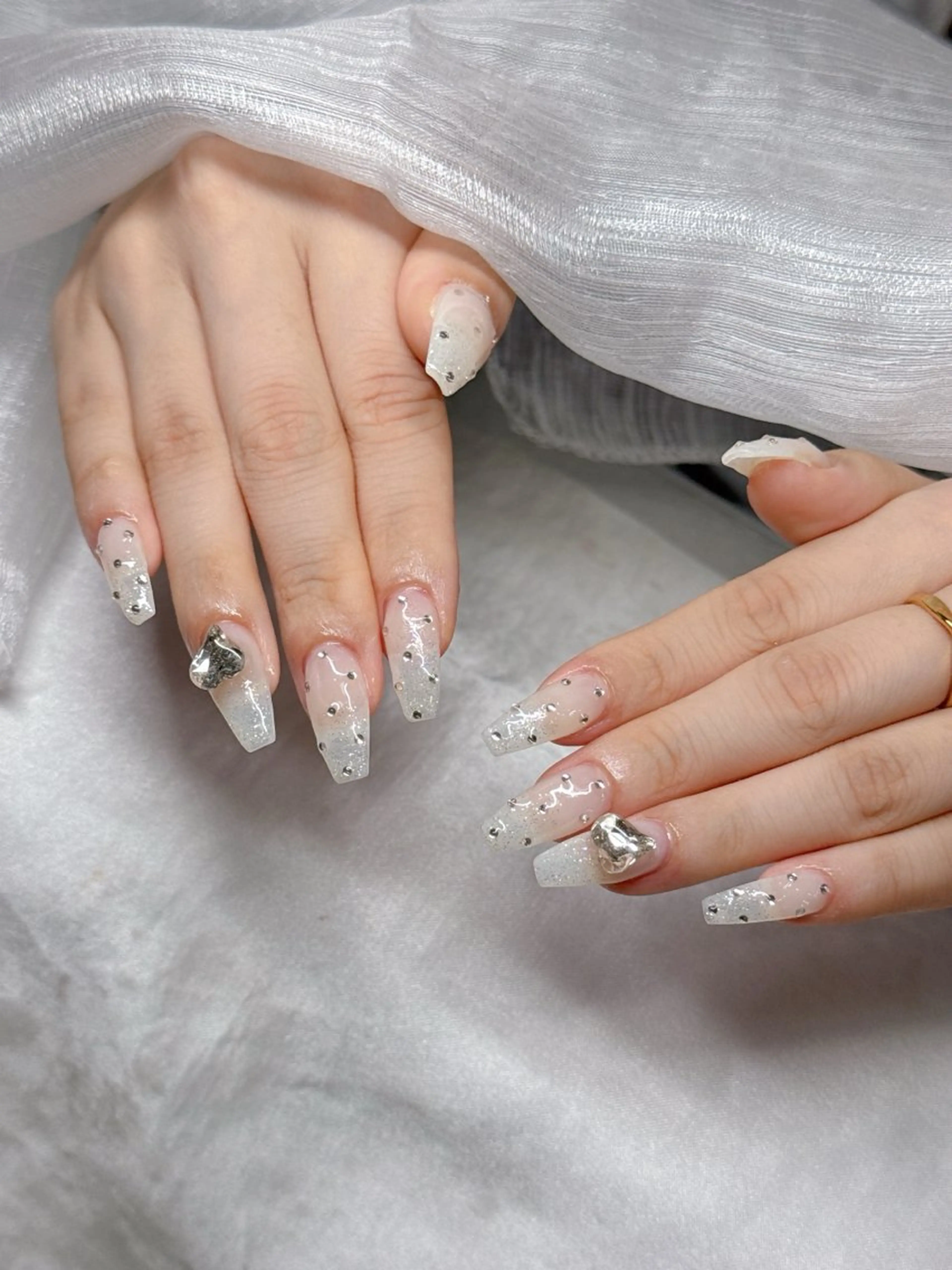 ネイル オーロラネイル チークネイル 長さ出し フットネイル フレンチネイル ハンドネイル Lee Ainのネイルデザイン