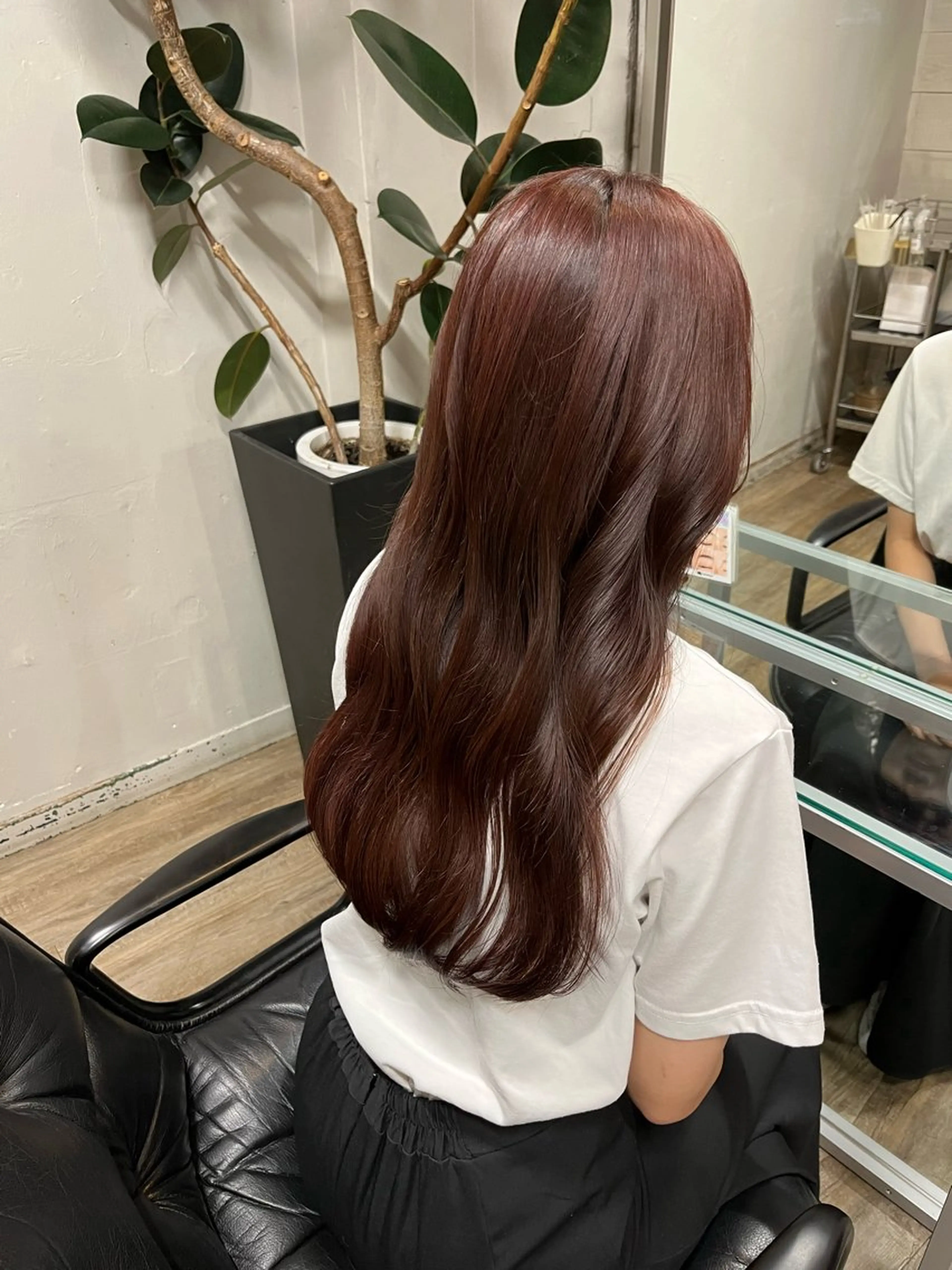 カラー ブラウンカラー ピンクカラー アンドウ アカリのヘアスタイル