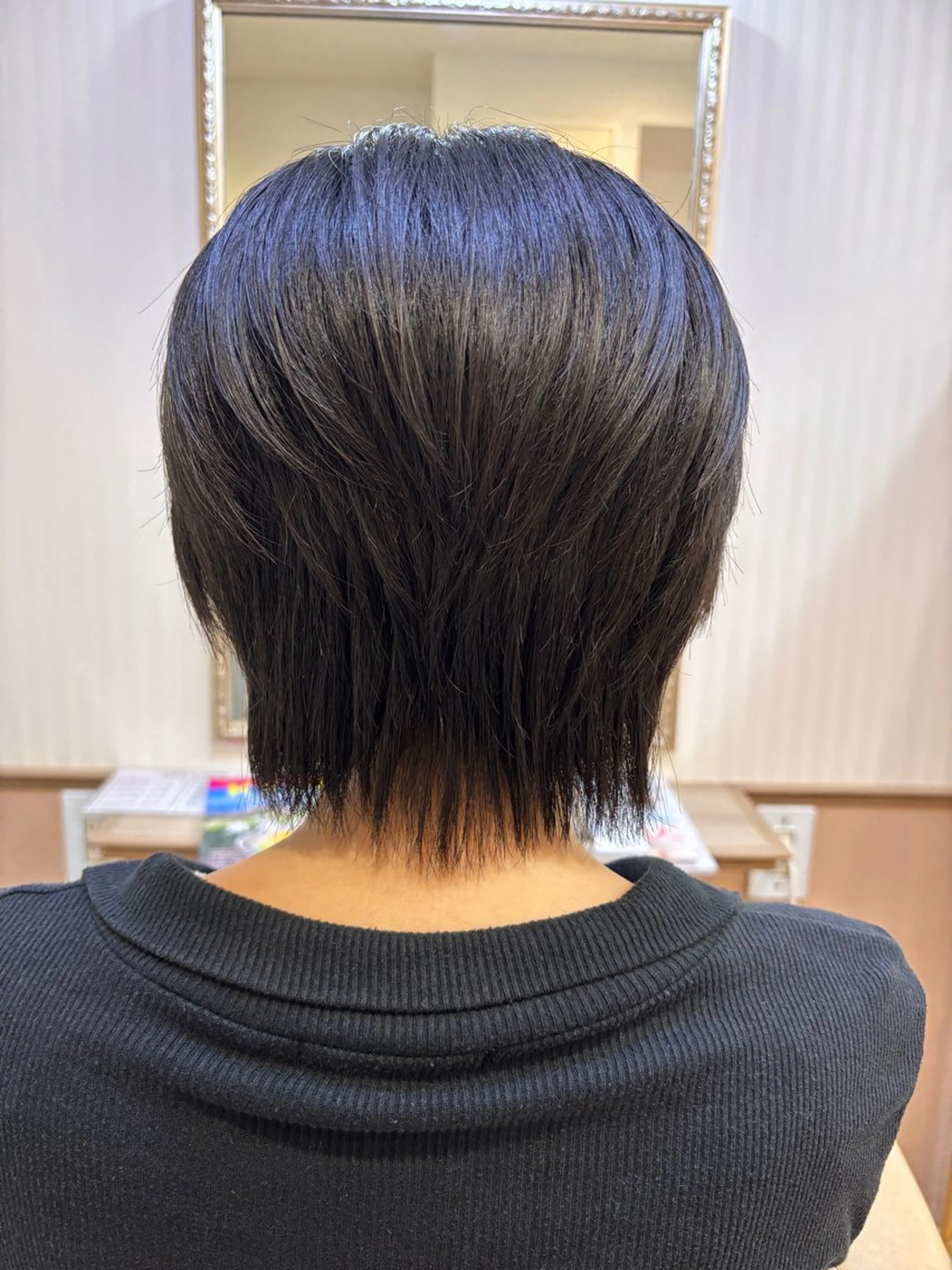 ショート シンセティックヘアデザイン所属・吉井 愛のヘアスタイル