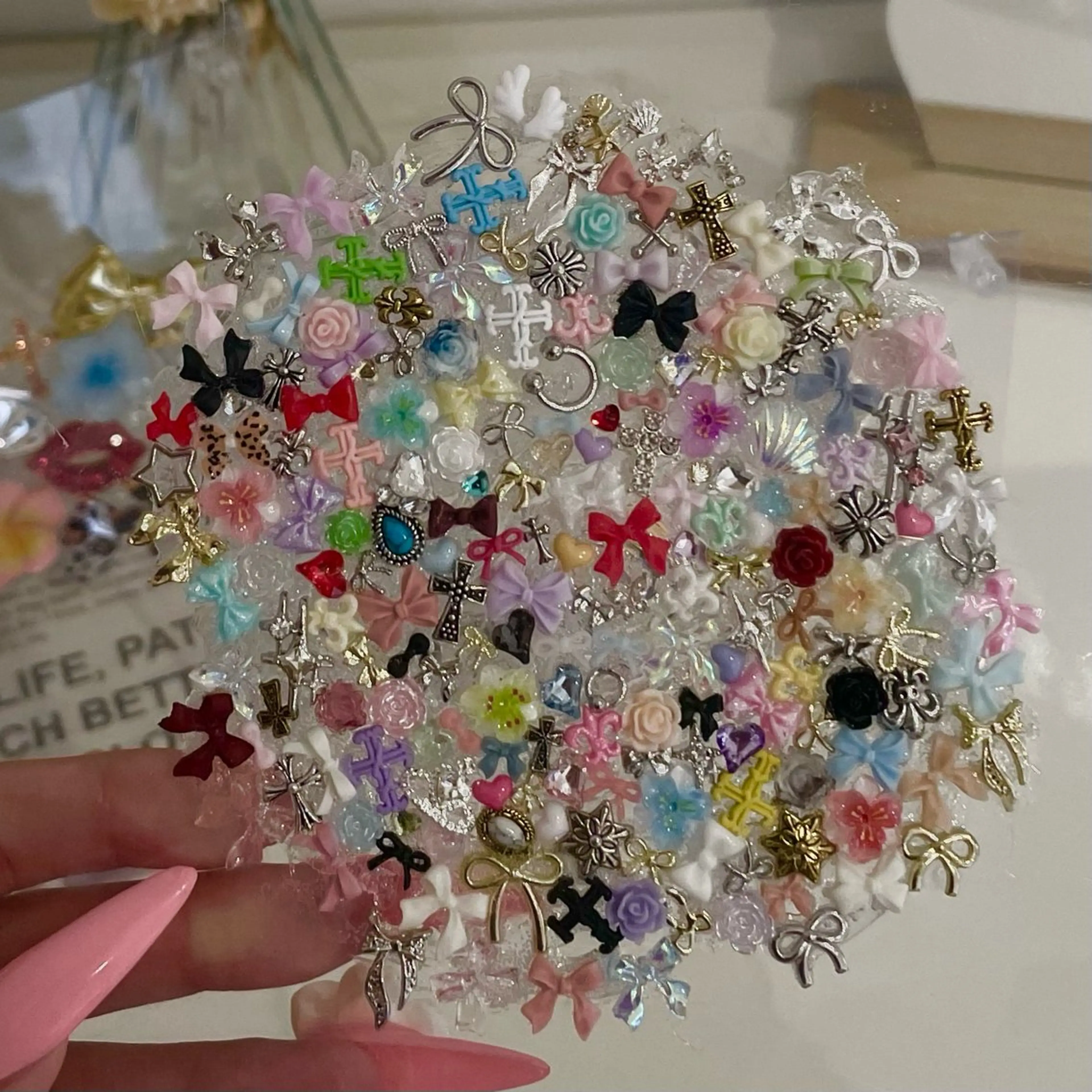 ネイル ハンドネイル Lua🌙ワンホン♡ ギャル♡推し活♡のネイルデザイン