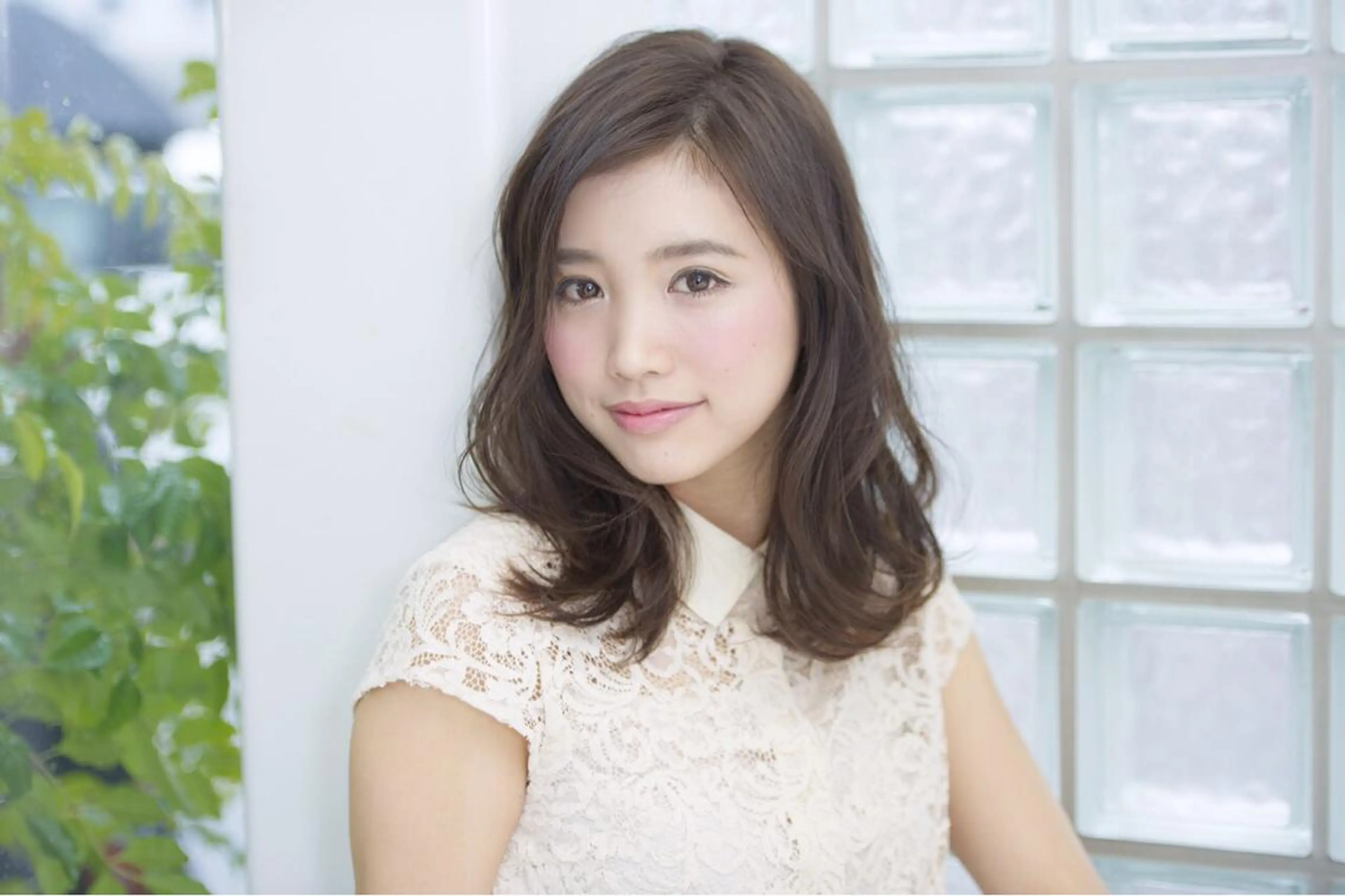 セミロング カラー 浅井 理恵のヘアスタイル