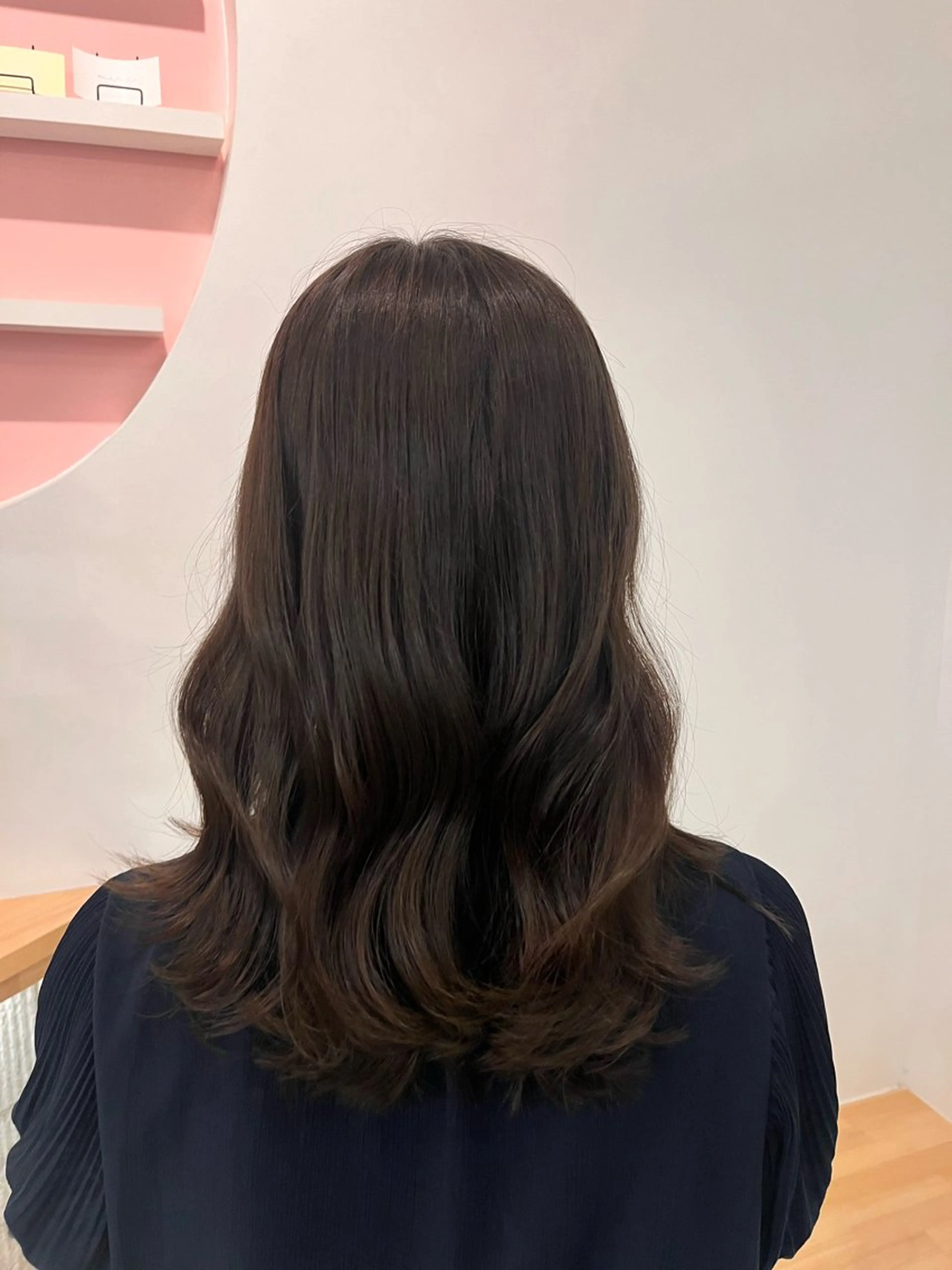 カラー 八木 瑠奈のヘアスタイル