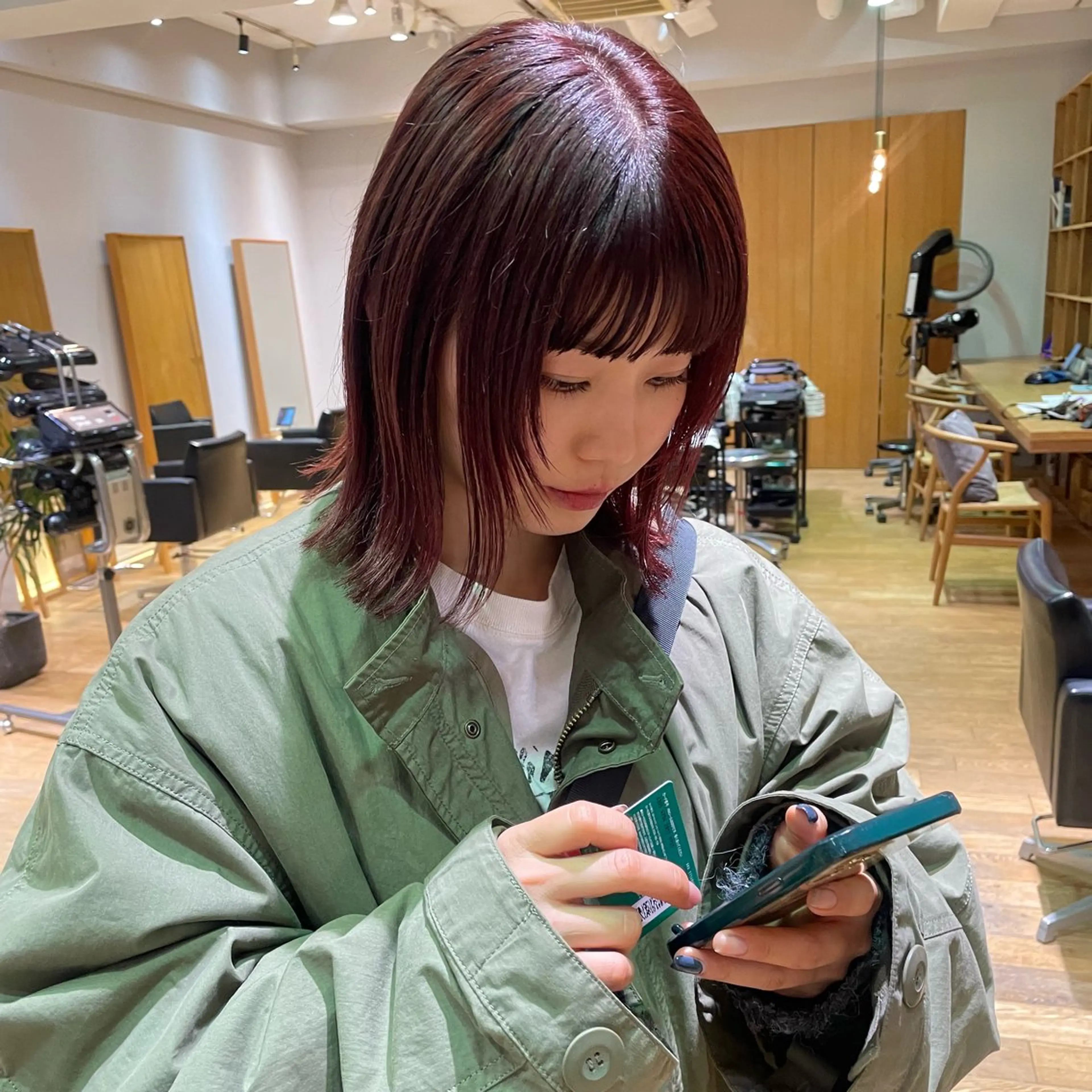ミディアム 大橋 芽衣のヘアスタイル