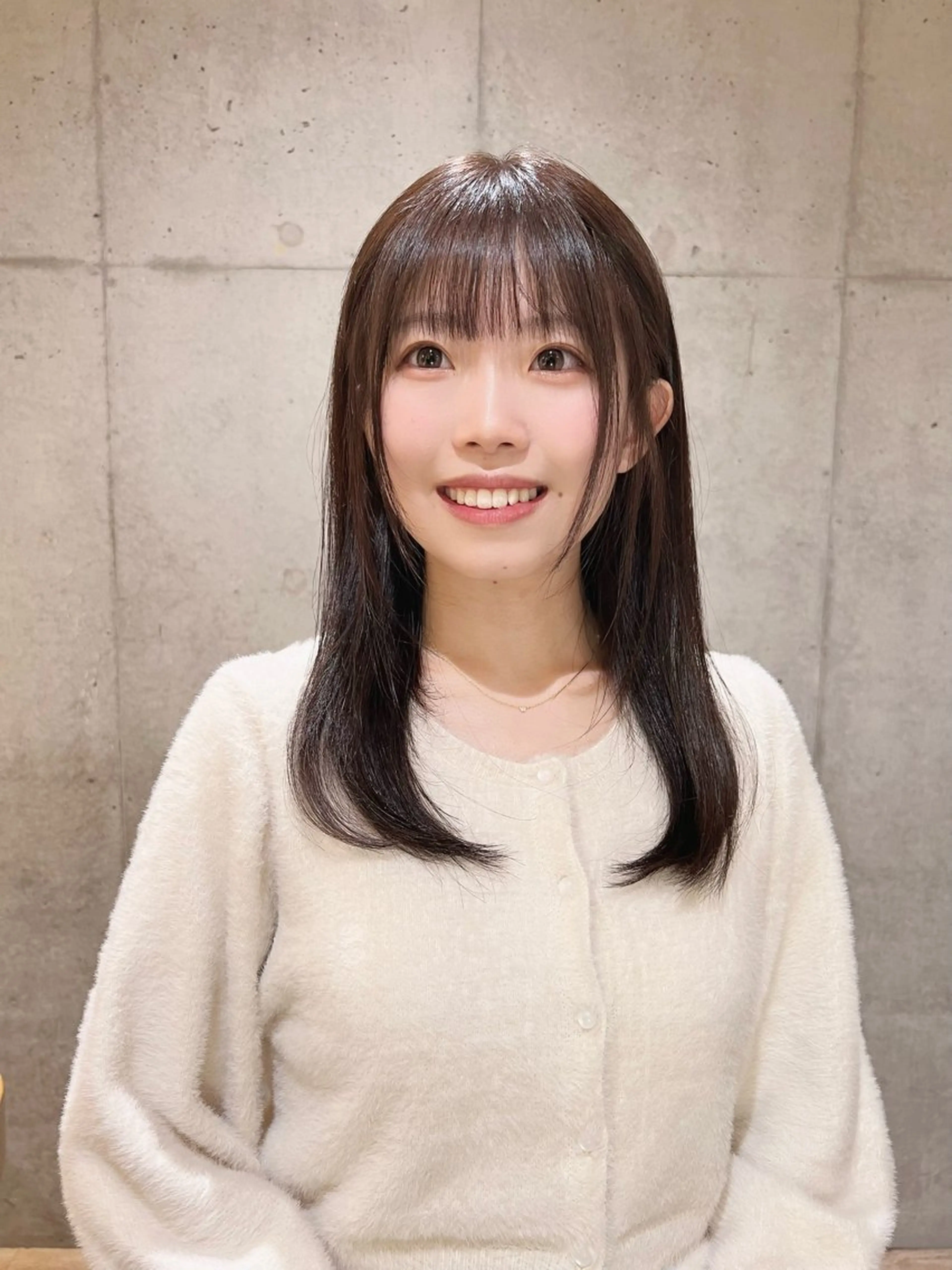 セミロング カラー 小顔ショート🌿 Say.石川葵のヘアスタイル