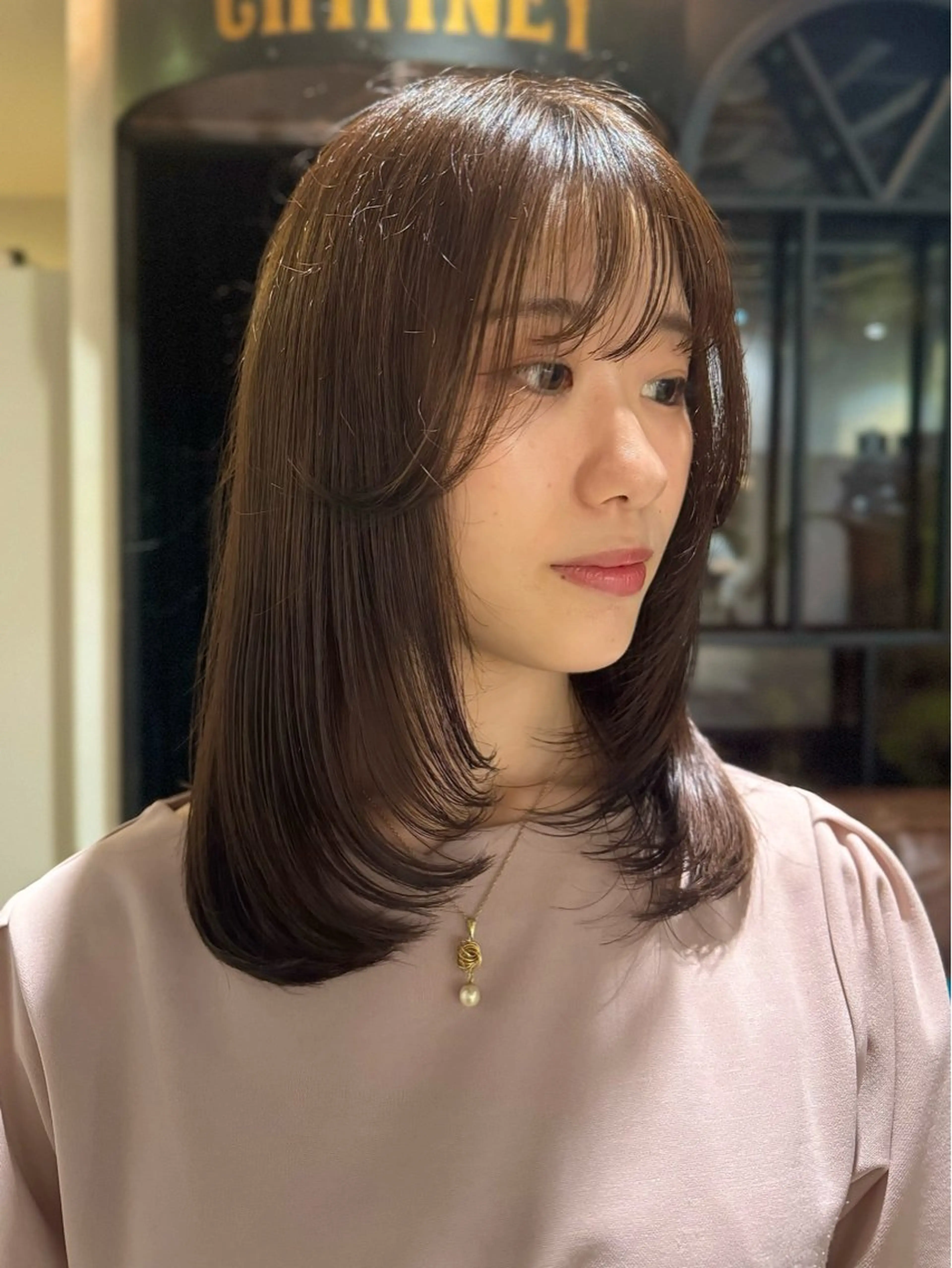 ミディアム NORA Journey所属・ブリーチカラー/ブロ ンドレイヤーカットのヘアスタイル