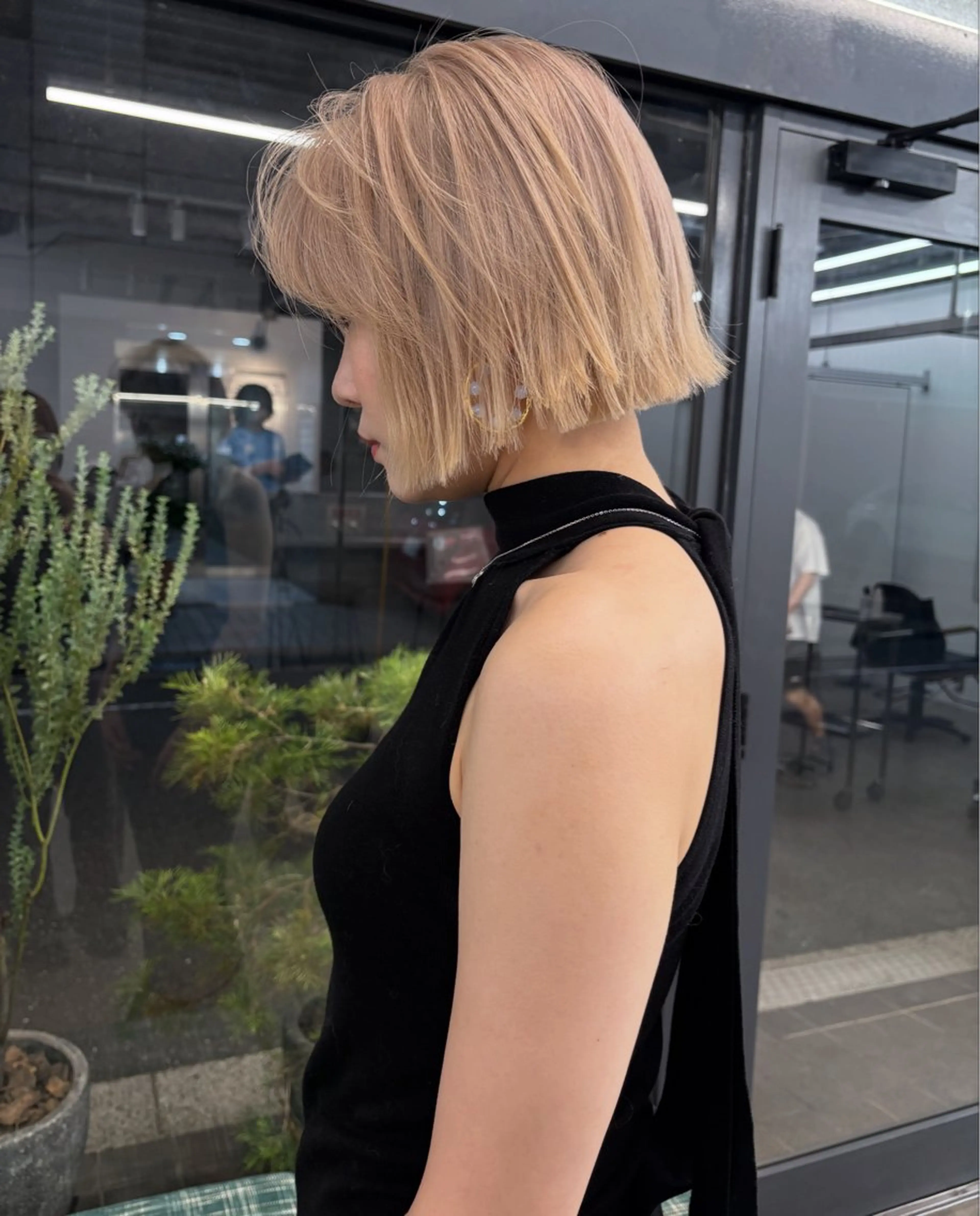 ショート ボブレイヤー ボブ レイヤーカット カット パーマ、ボブ、透明感 カラー、小須田ゆあのヘアスタイル