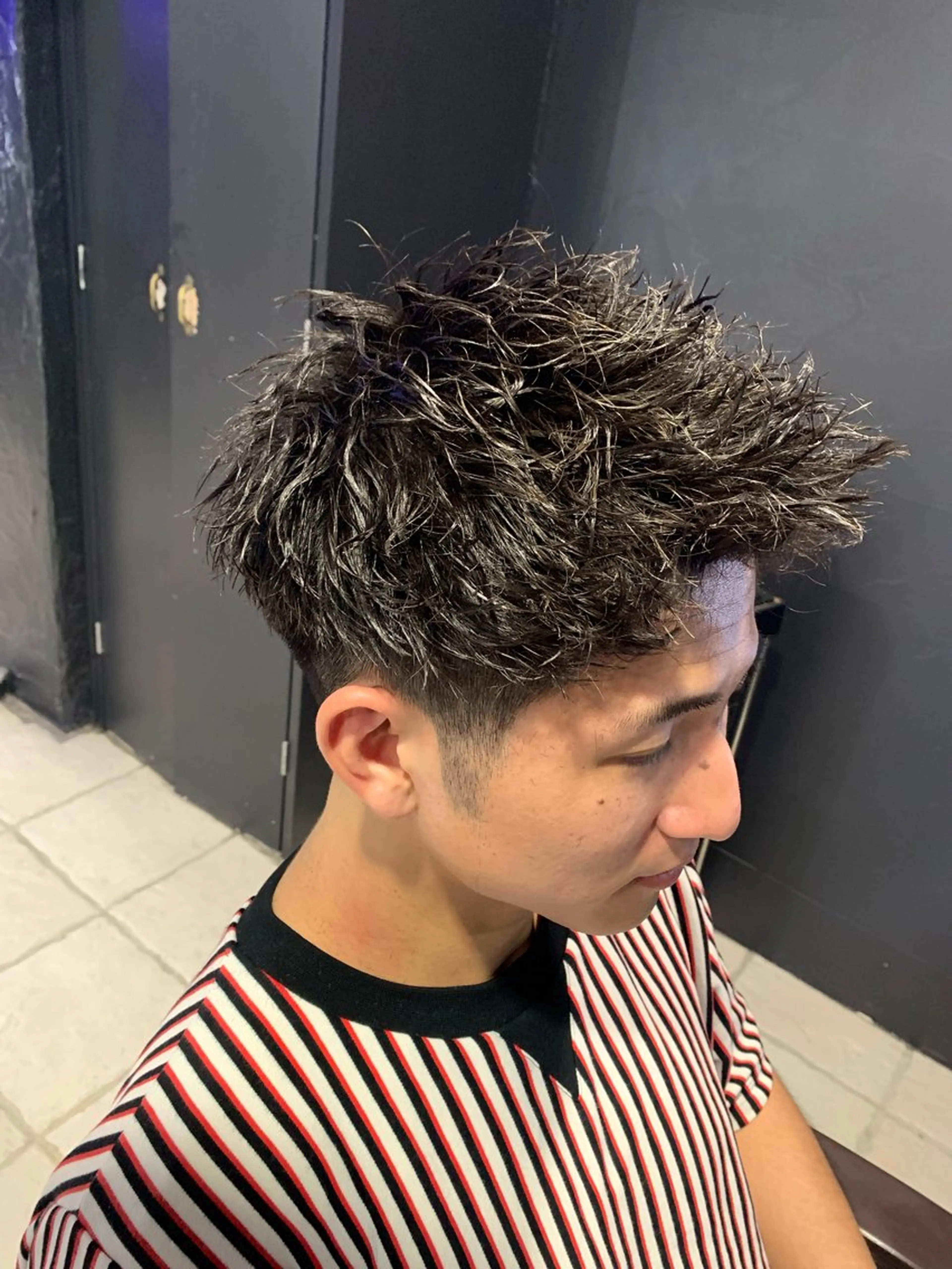 ショート メンズ メンズパーマ メンズツイストパーマ ツイストパーマ カット パーマ トリートメント ヘアセット メンズパーマ/難波/ 心斎橋　室園亮佑のヘアスタイル