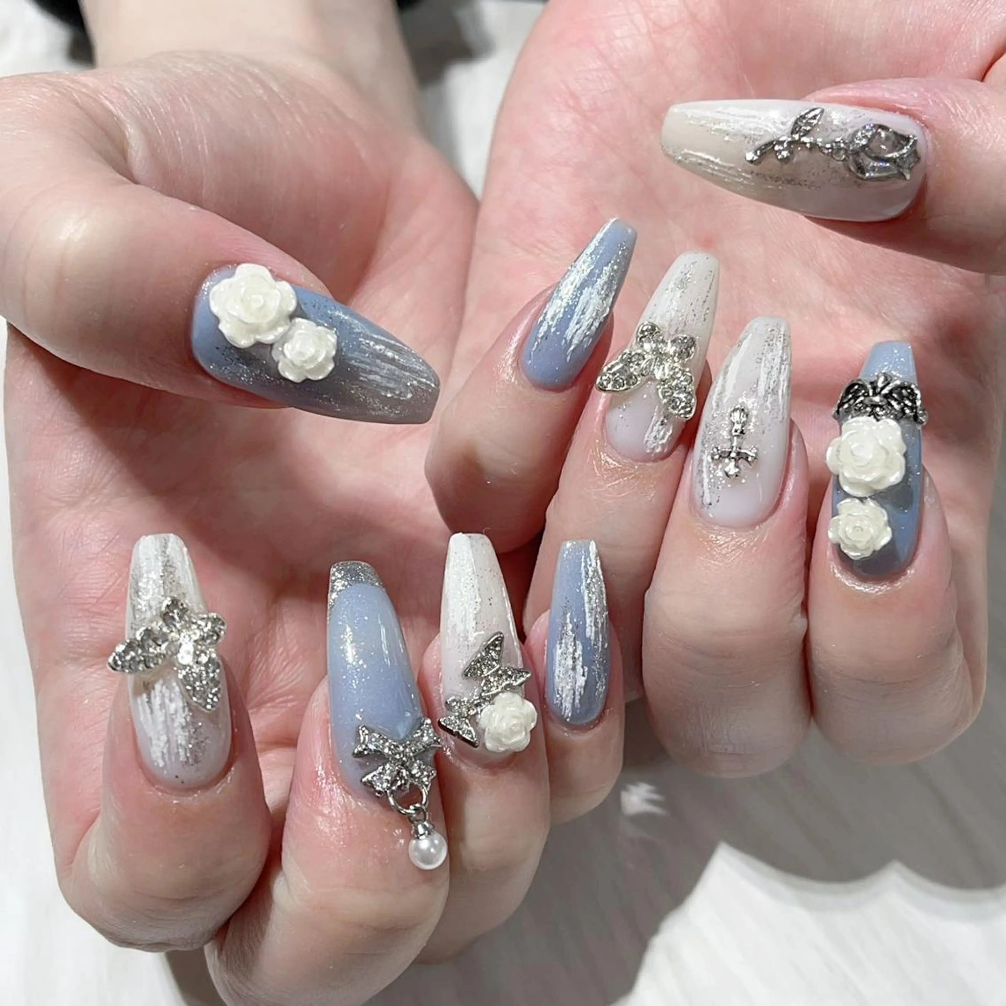 ネイル ハンドネイル Queens ciciのネイルデザイン