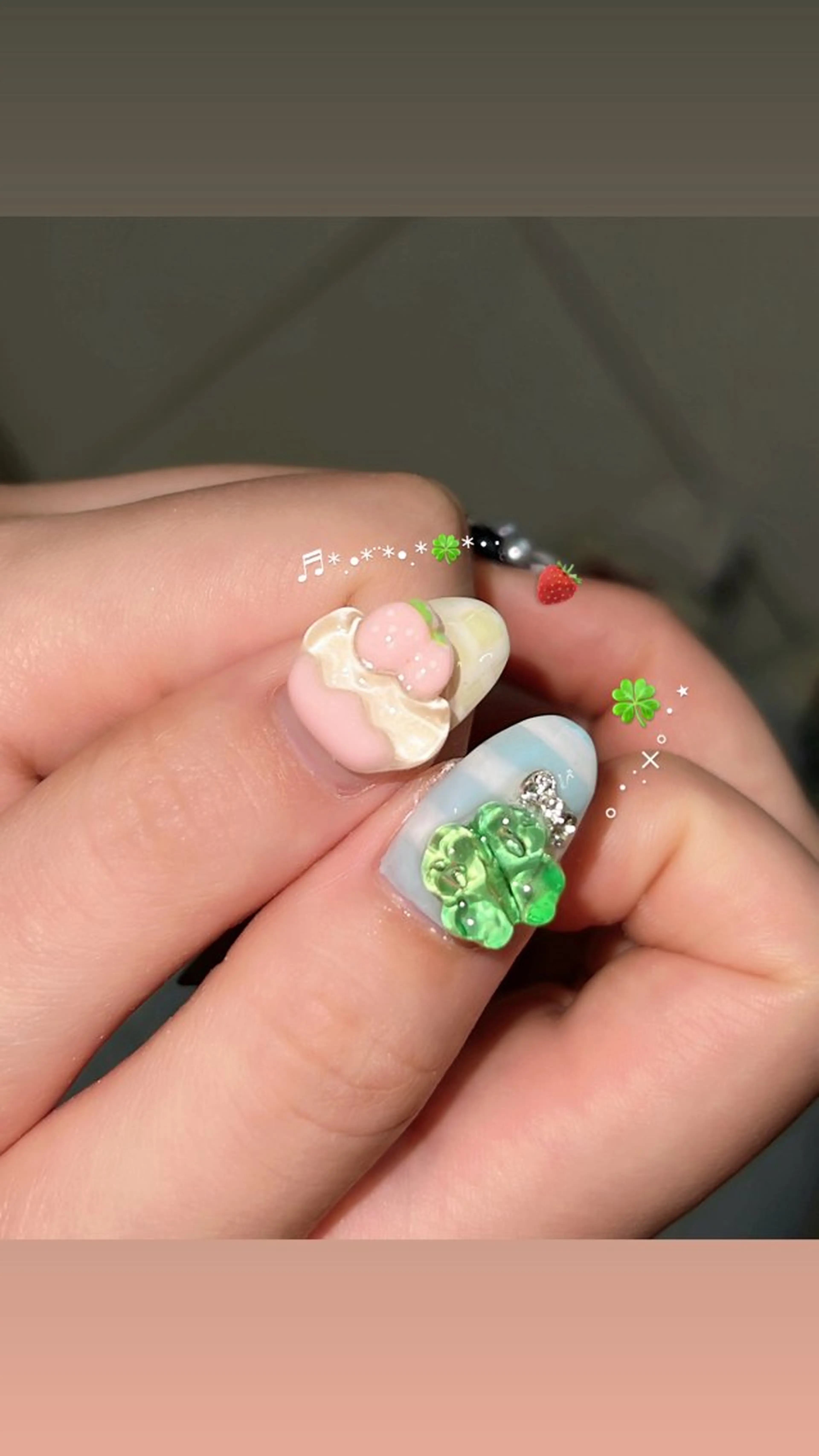 ネイル ハンドネイル ⟡.*222⋰˚☆ MöEのネイルデザイン